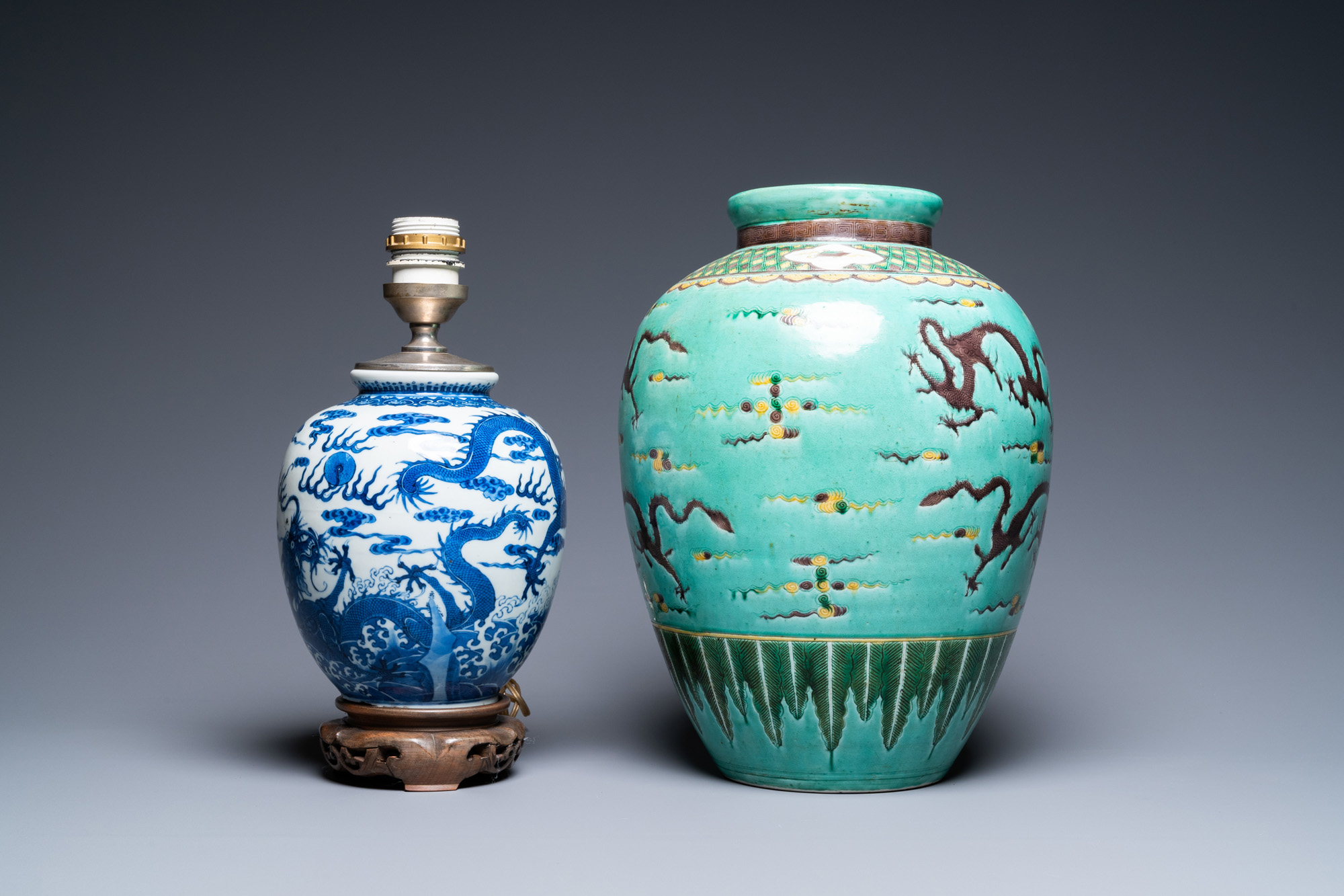 Two Chinese blue and white and famille verte dishes and two vases, Kangxi and later - Image 4 of 9