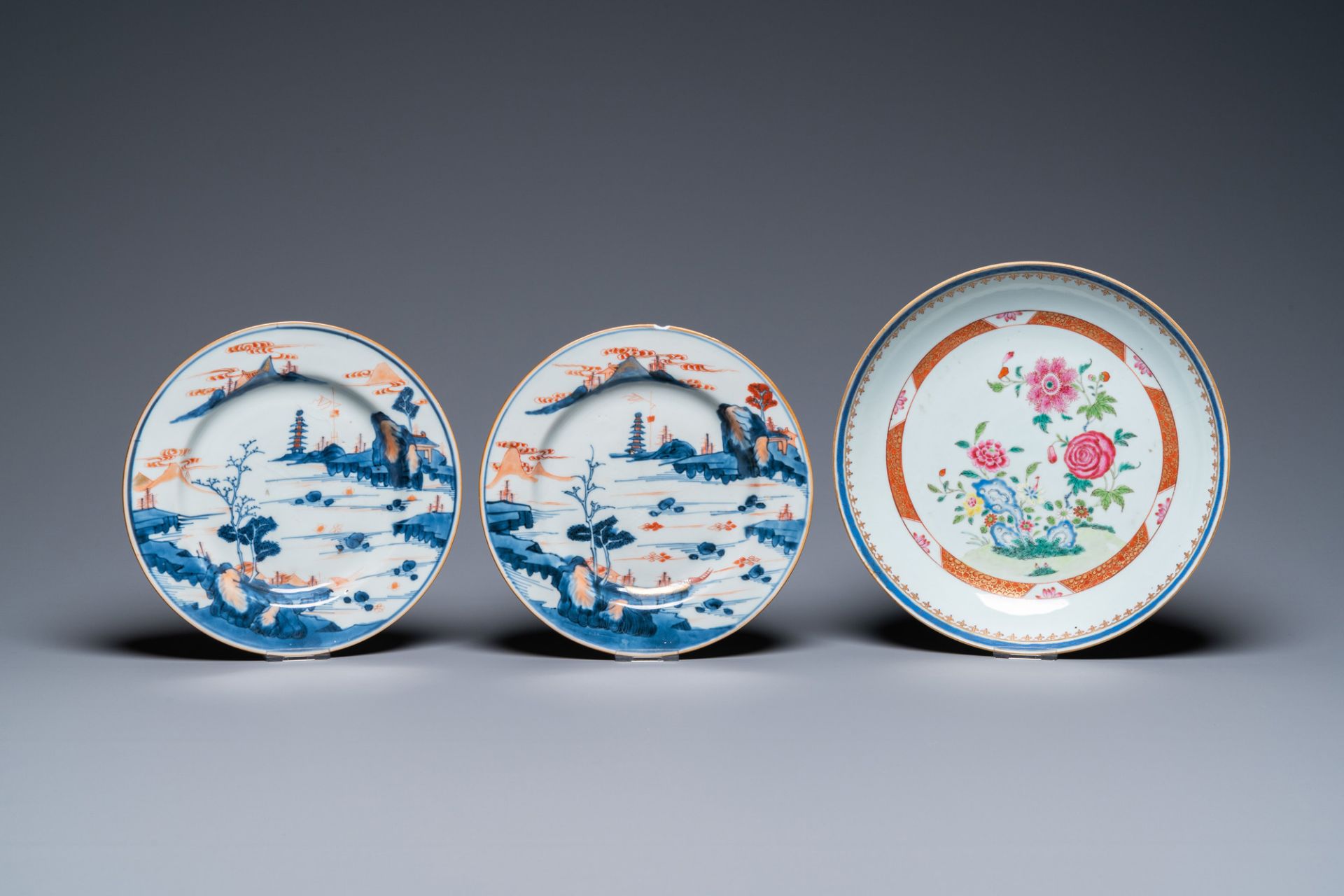 Six Chinese famille rose, verte and Imari-style plates and one dish, Kangxi/Qianlong - Image 5 of 7