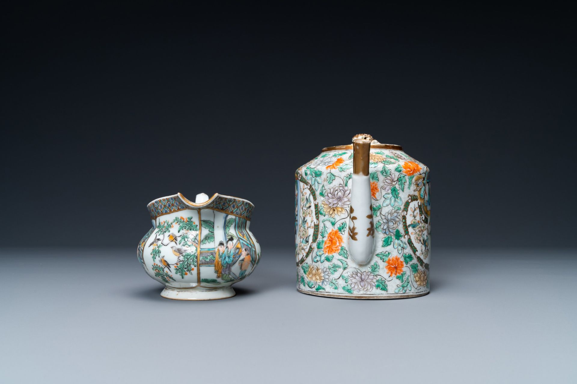 A Chinese Canton famille verte 14-piece tea service in presentation box, 19th C. - Image 18 of 23