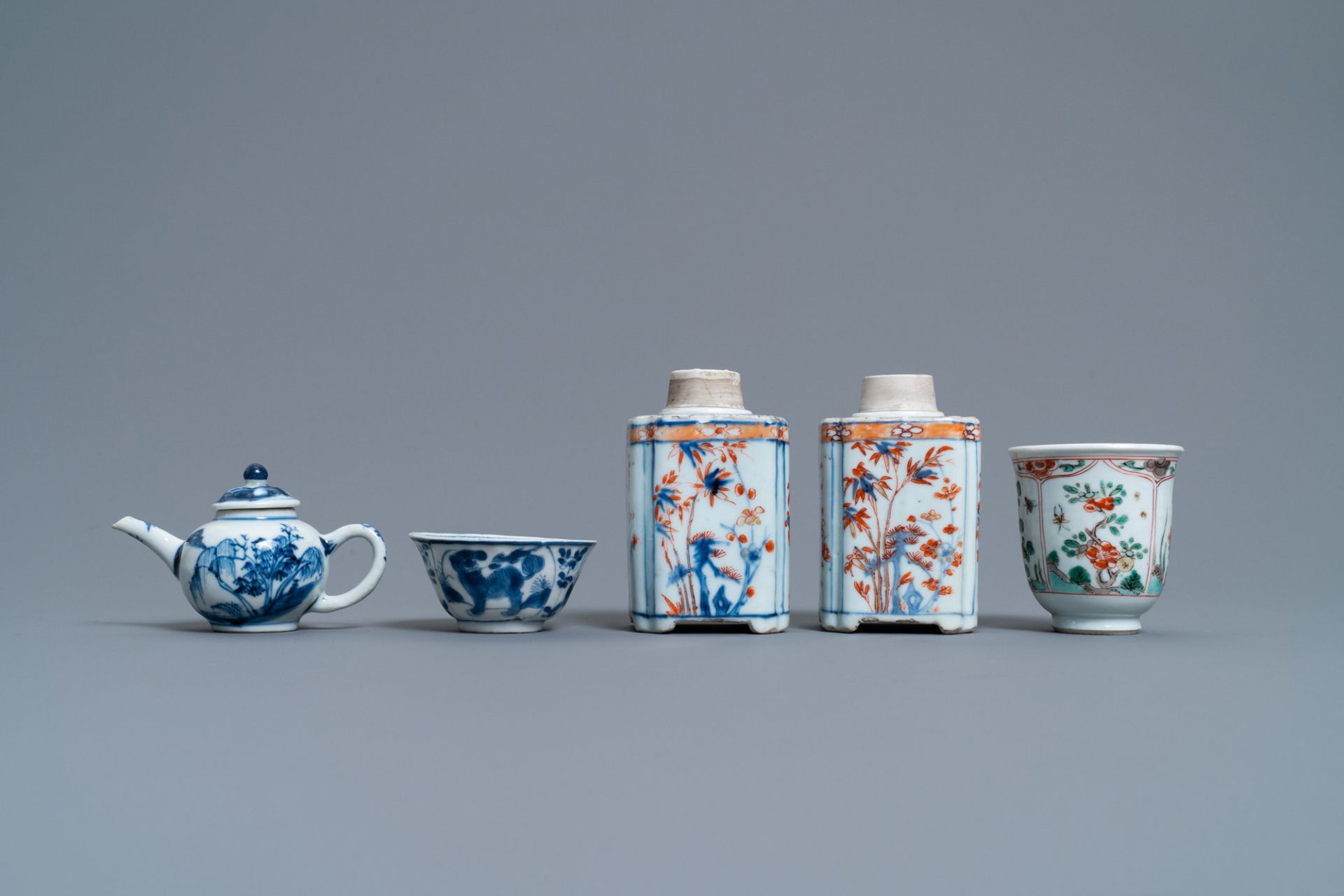 A collection of Chinese blue and white, famille rose, verte and Imari-style tea wares, Kangxi/Qianlo - Image 2 of 13