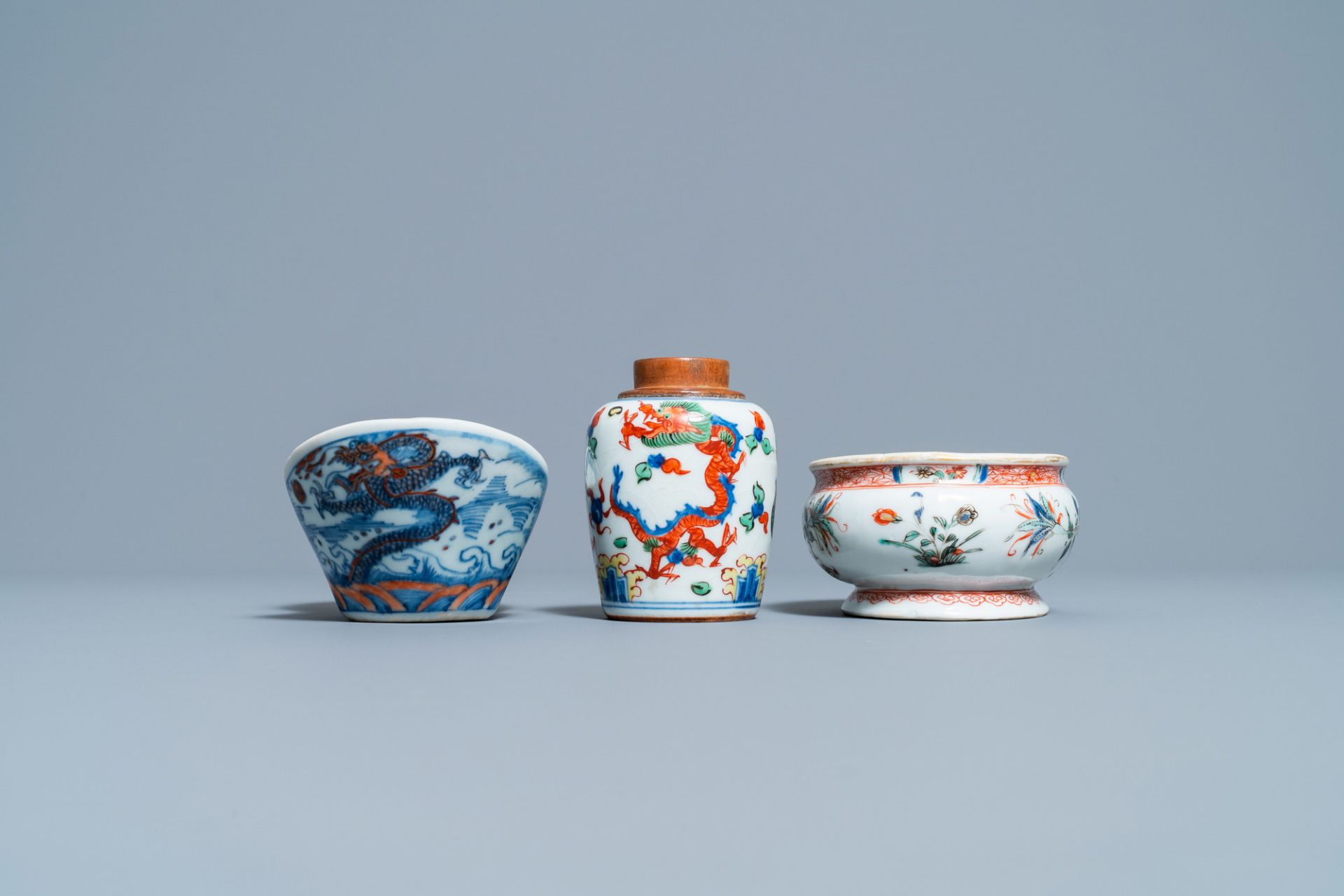 A Chinese doucai bowl, a famille verte spice box and a wucai tea caddy, Kangxi and later - Image 4 of 8