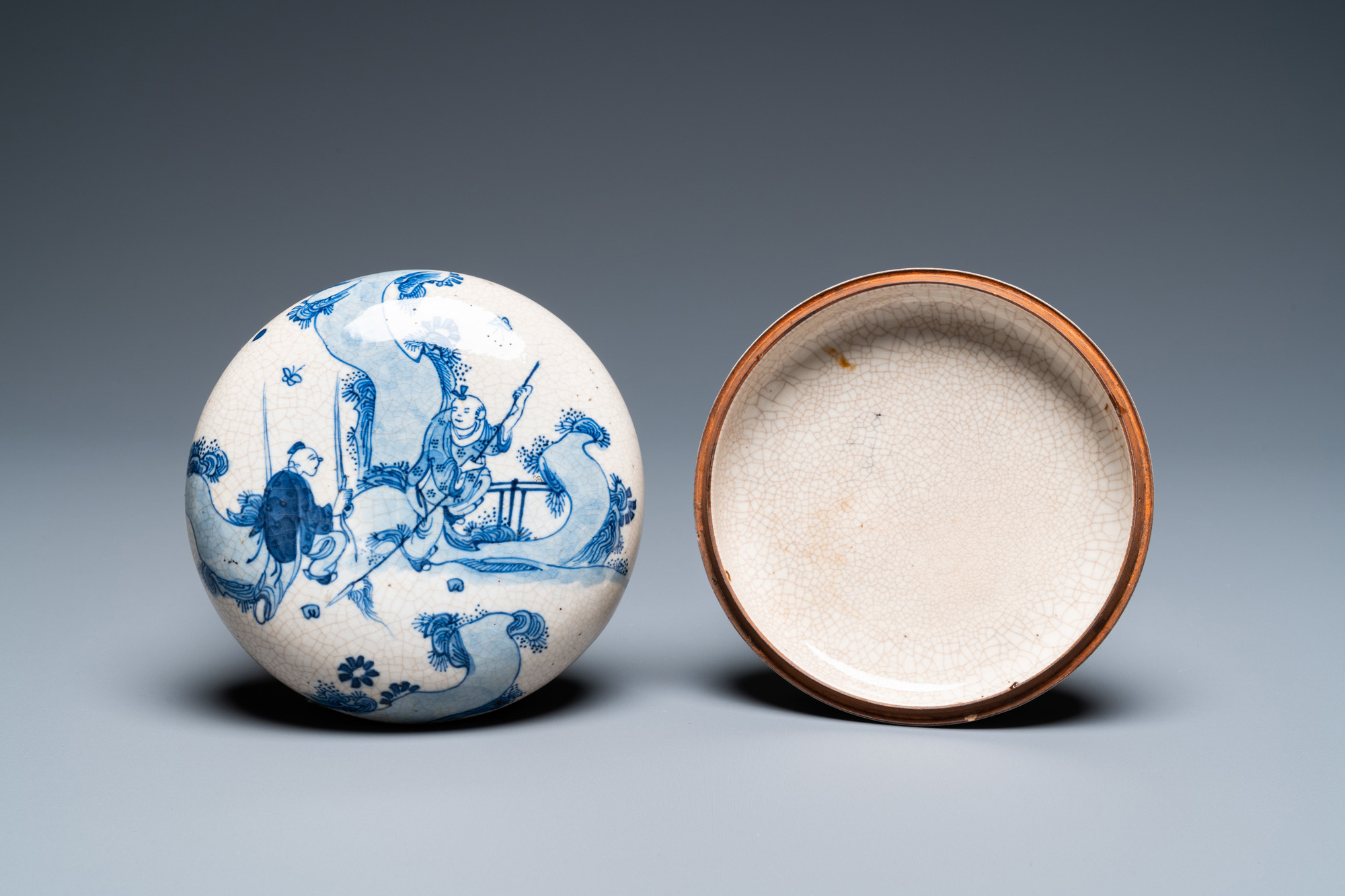 Six diverse Chinese vases and a soft paste seal paste box, 19/20th C. - Image 15 of 16
