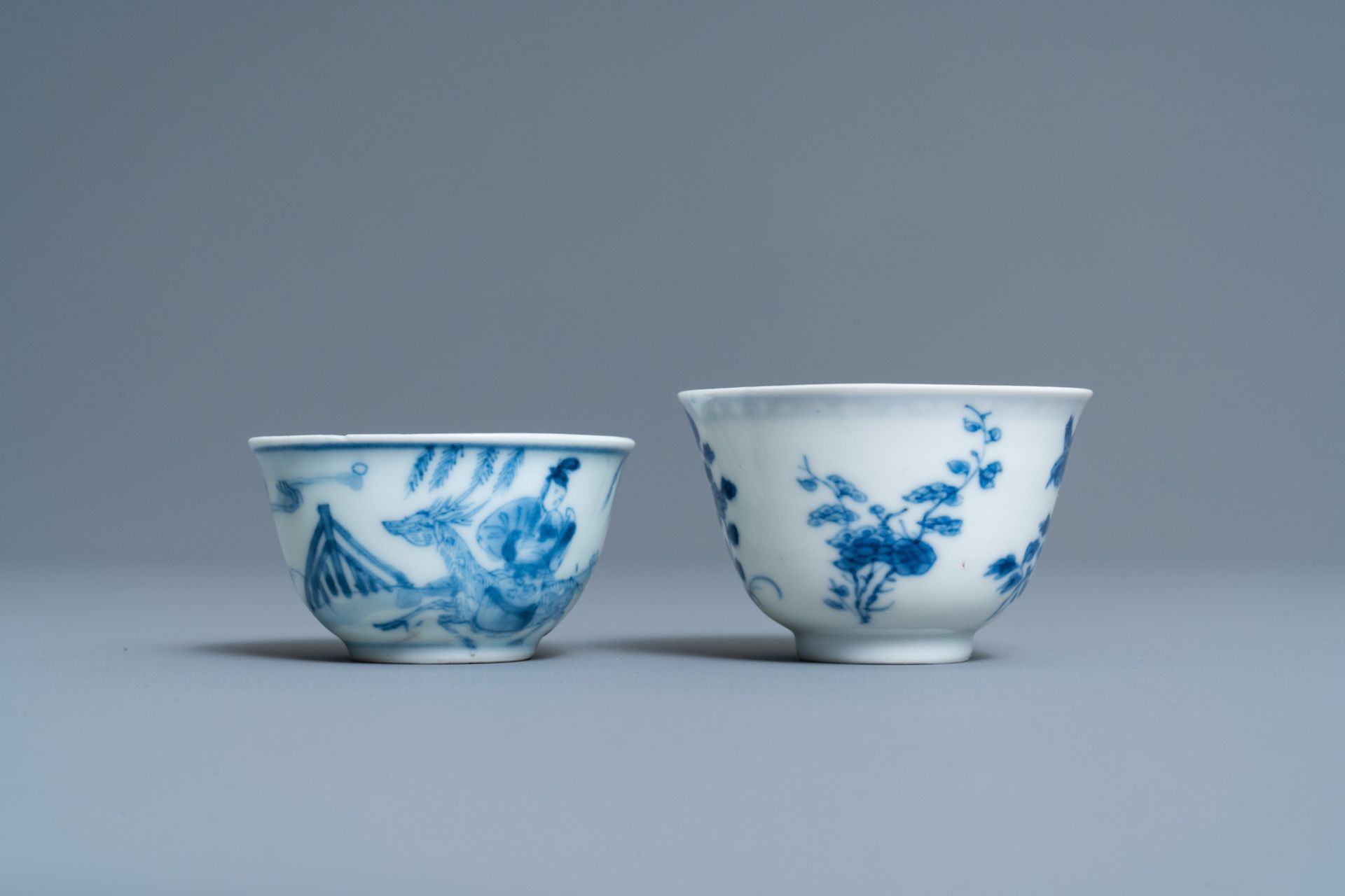 Two Chinese blue and white cups, a covered vase, a kendi and an Imari-style tea caddy, Wanli and Kan - Image 10 of 13