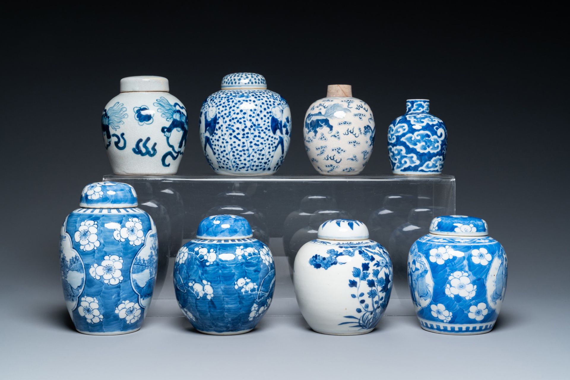 Fourteen Chinese blue and white vases, 18/20th C. - Image 3 of 15