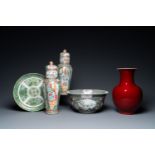 Three Chinese vases, a bowl and a dish, 19/20th C.