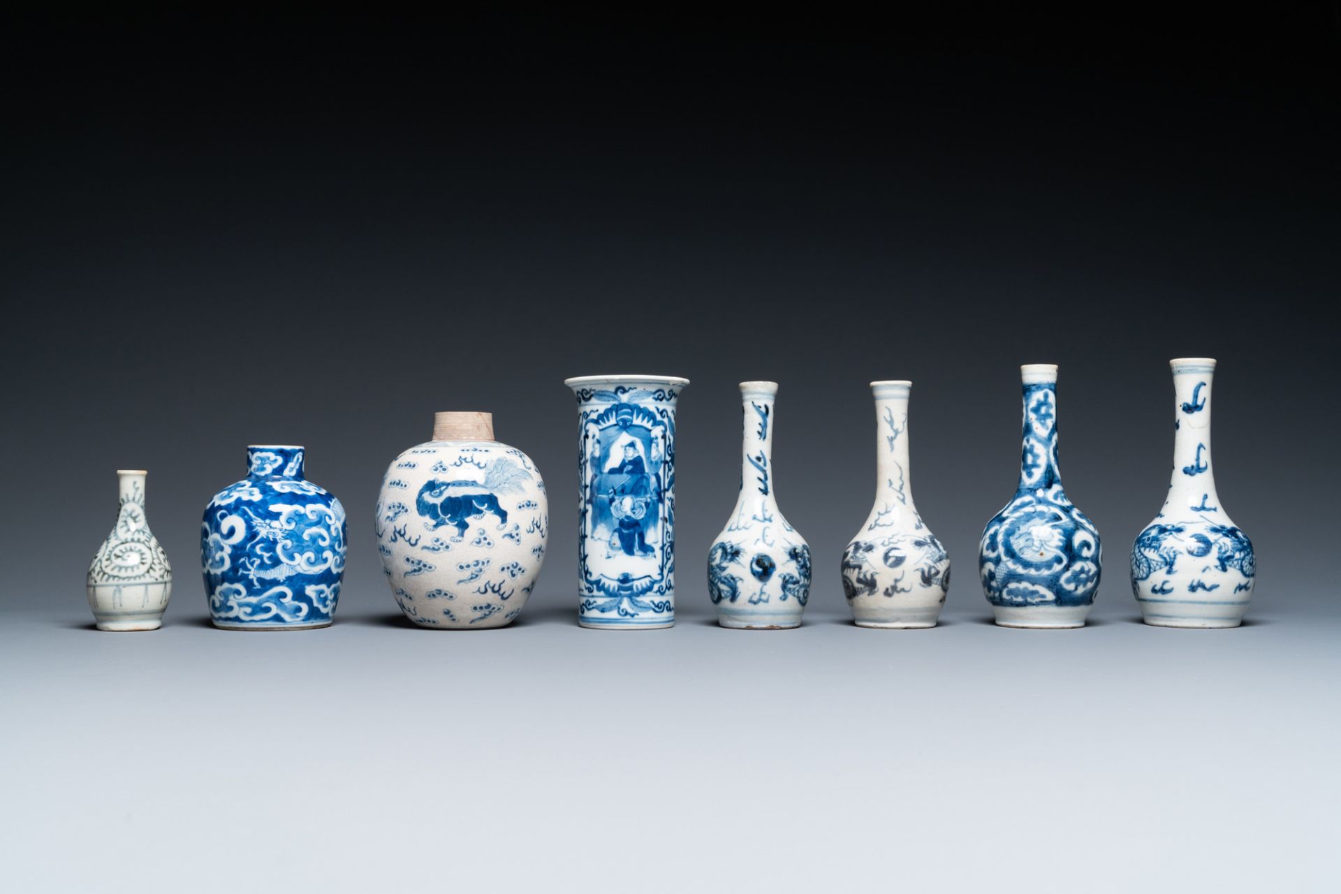 Fourteen Chinese blue and white vases, 18/20th C. - Image 10 of 15