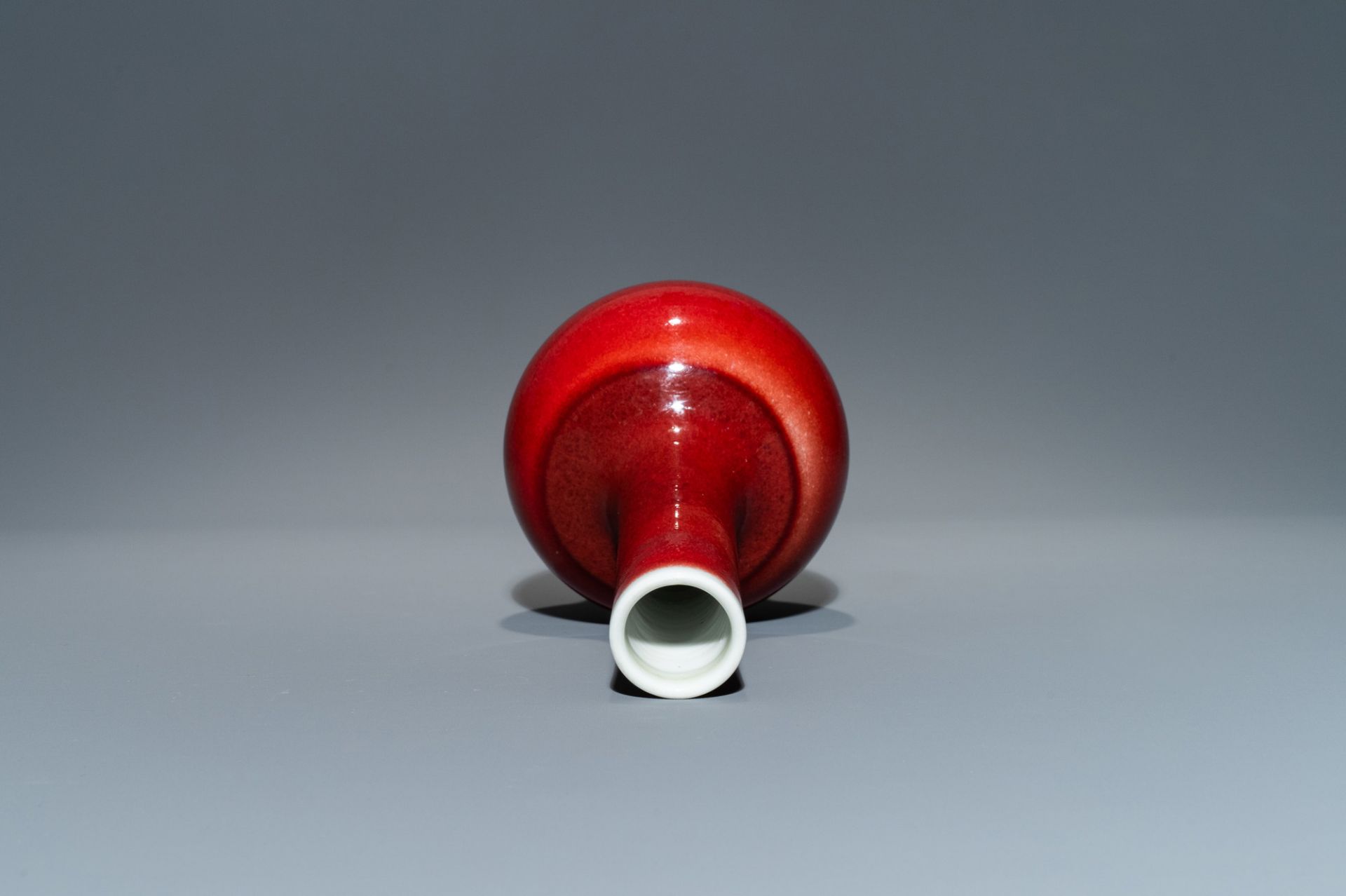 A Chinese langyao-glazed bottle vase, Kangxi mark, 19/20th C. - Image 5 of 6