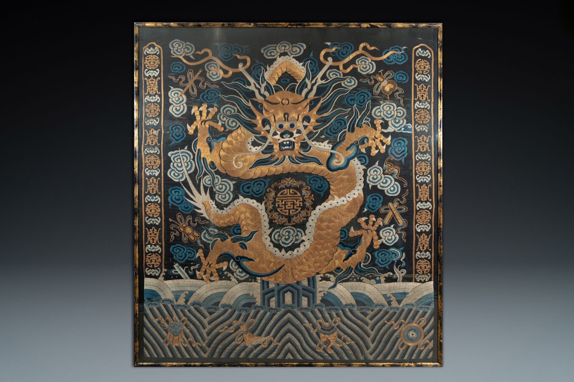 A large Chinese imperial gold thread-embroidered silk 'dragon' panel, Qing - Image 2 of 4