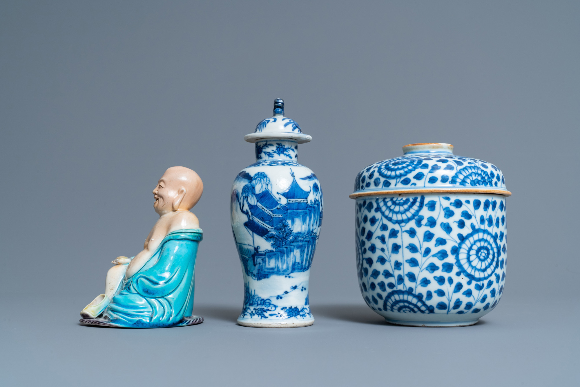 A varied collection of Chinese porcelain, Kangxi and later - Image 11 of 19