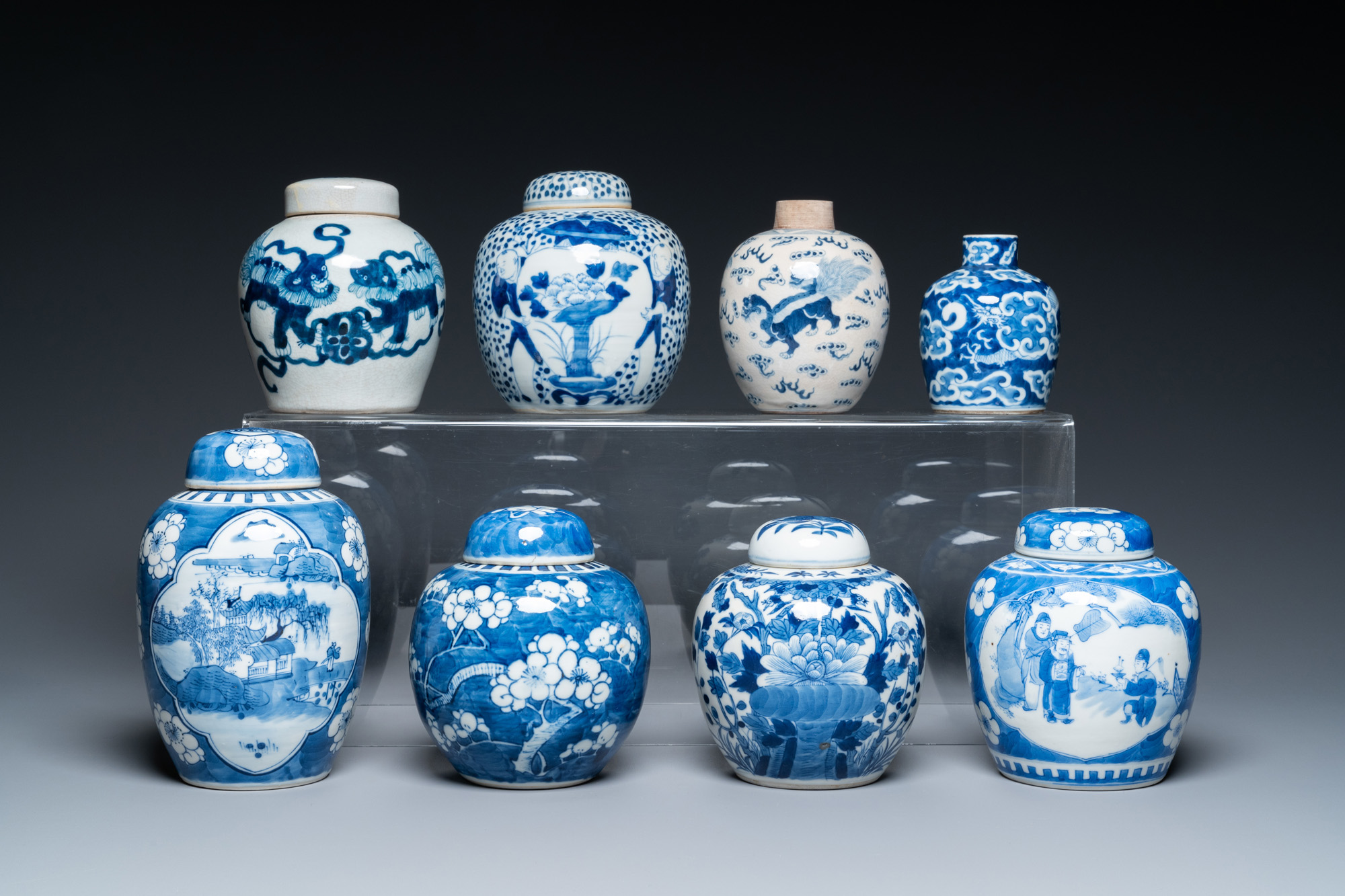 Fourteen Chinese blue and white vases, 18/20th C. - Image 2 of 15
