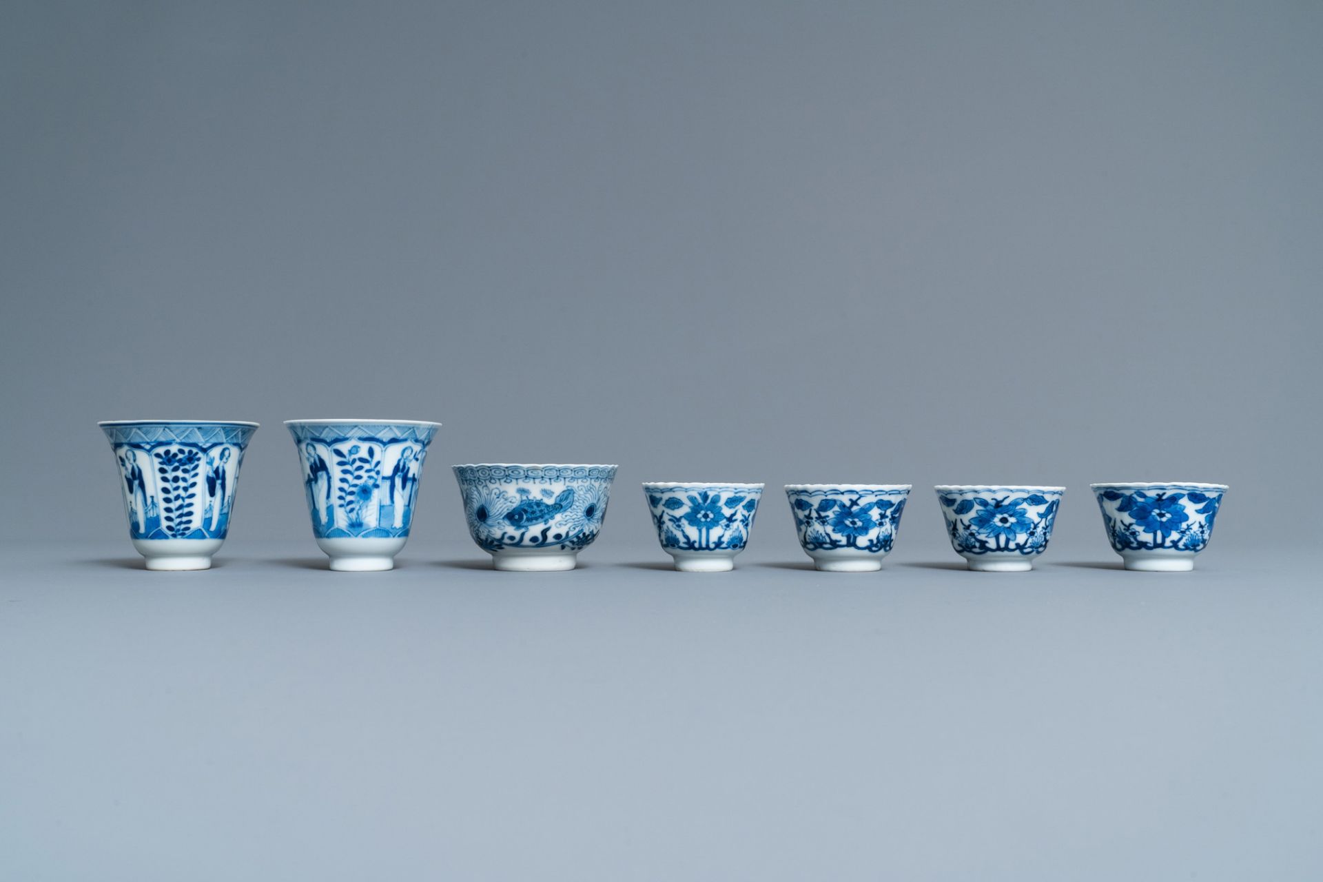 A varied collection of Chinese porcelain, 19th C. - Image 15 of 19