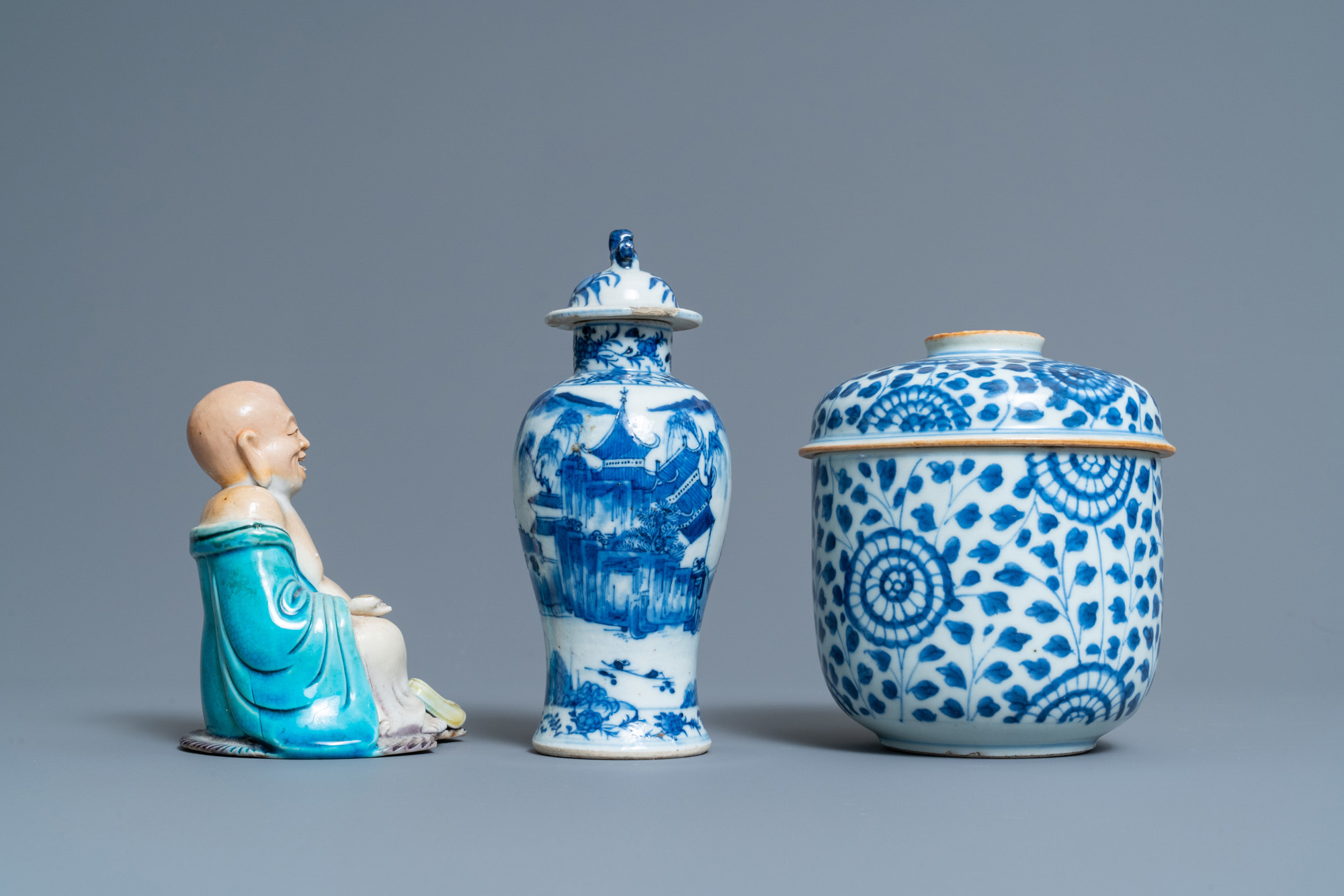 A varied collection of Chinese porcelain, Kangxi and later - Image 9 of 19