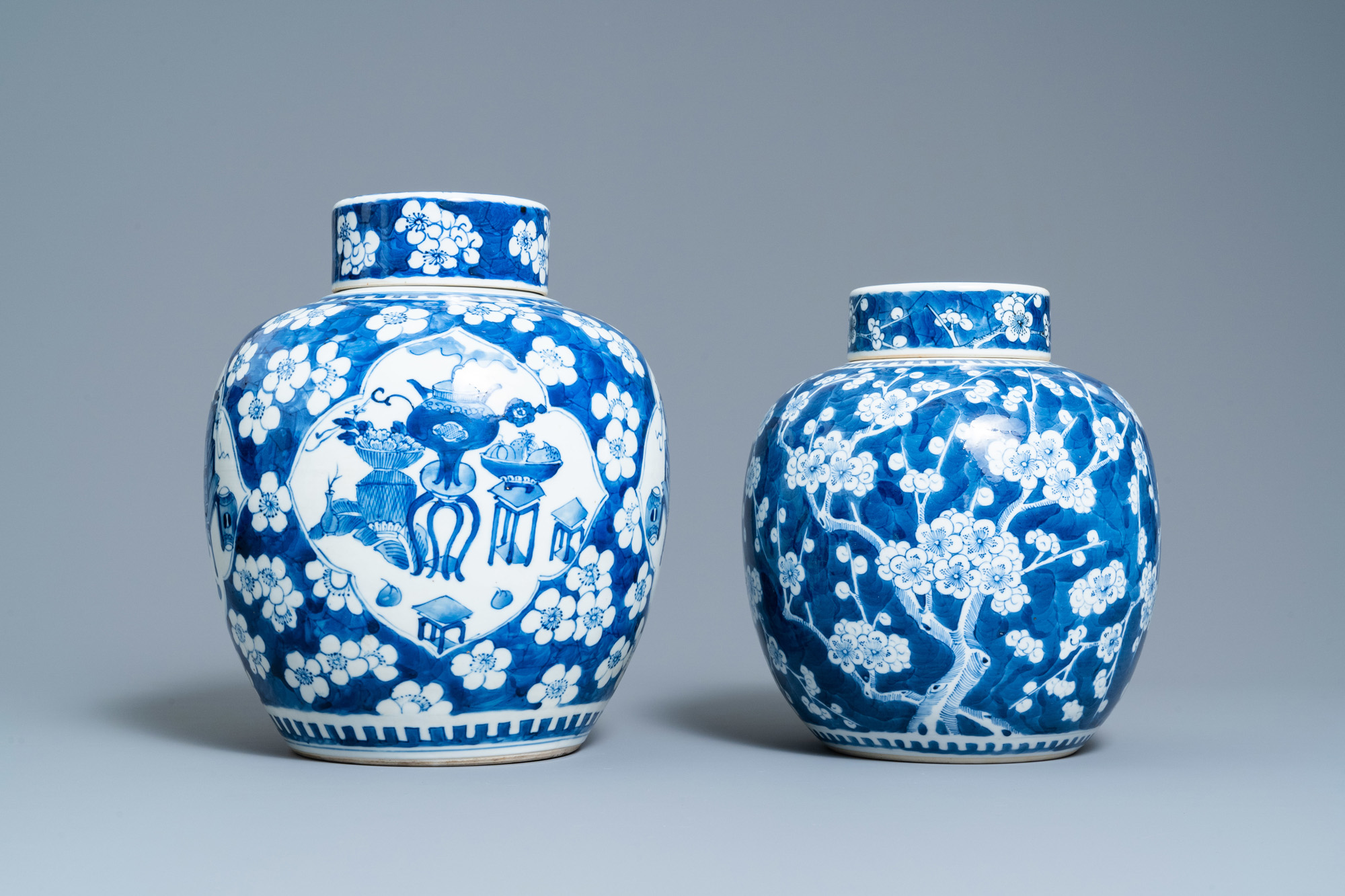 Four Chinese blue and white 'antiquities' jars and covers, 19th C. - Image 12 of 17