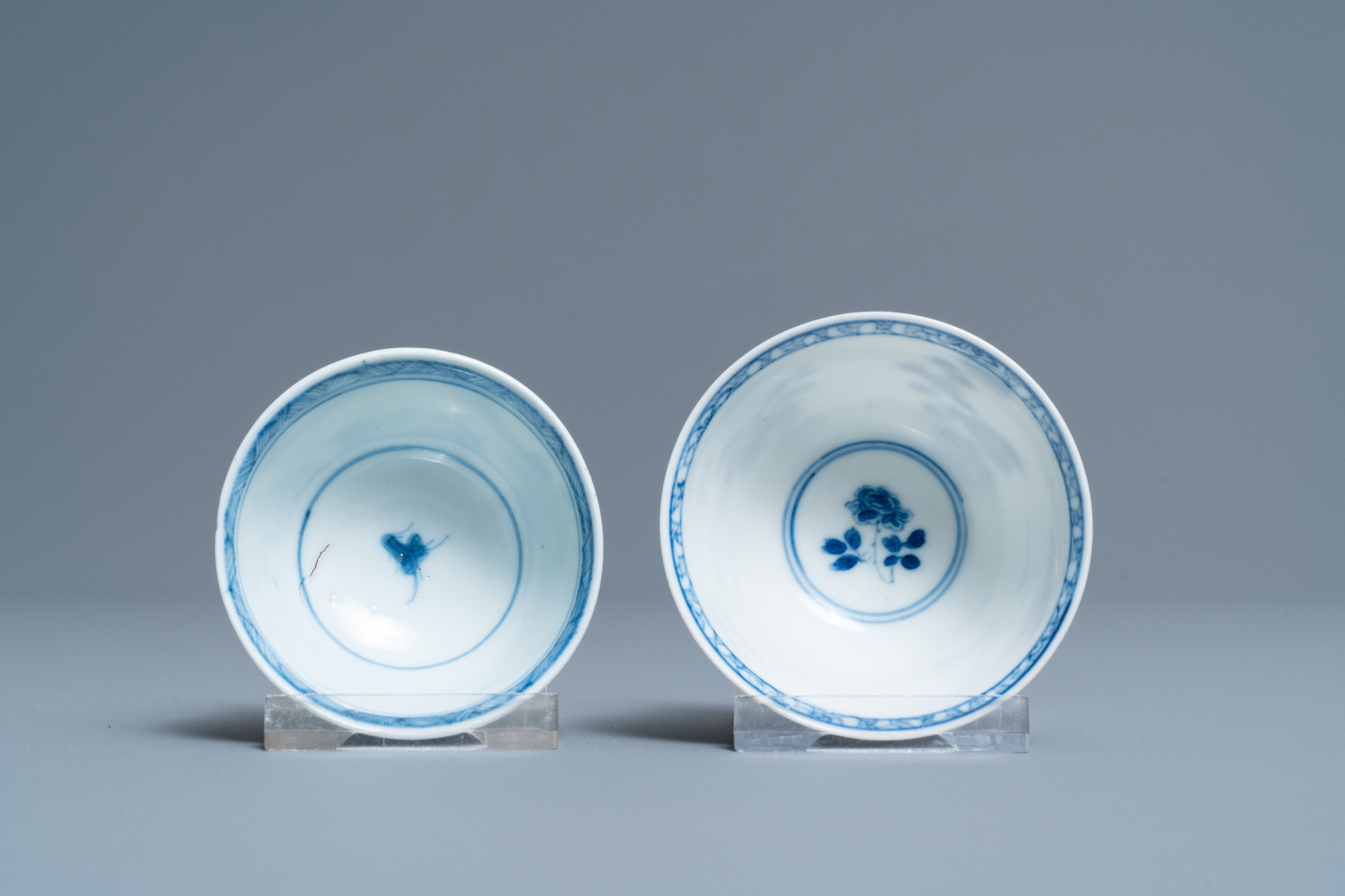 Two Chinese blue and white cups, a covered vase, a kendi and an Imari-style tea caddy, Wanli and Kan - Image 13 of 13