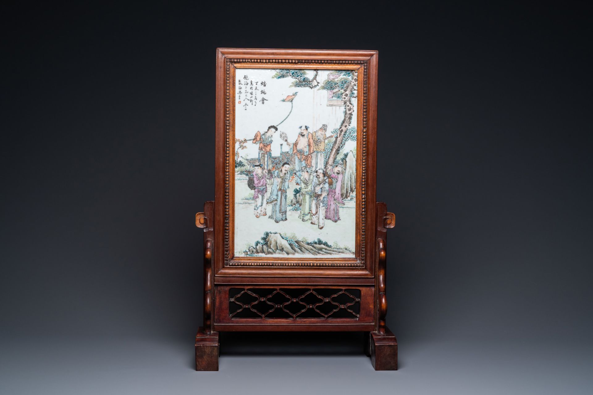 A Chinese wooden table screen with a qianjiang cai plaque, 19th C. - Image 2 of 8