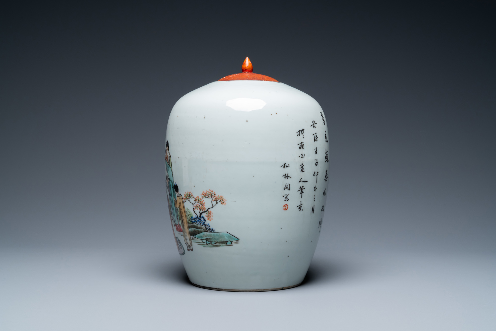 Six diverse Chinese vases and a soft paste seal paste box, 19/20th C. - Image 11 of 16