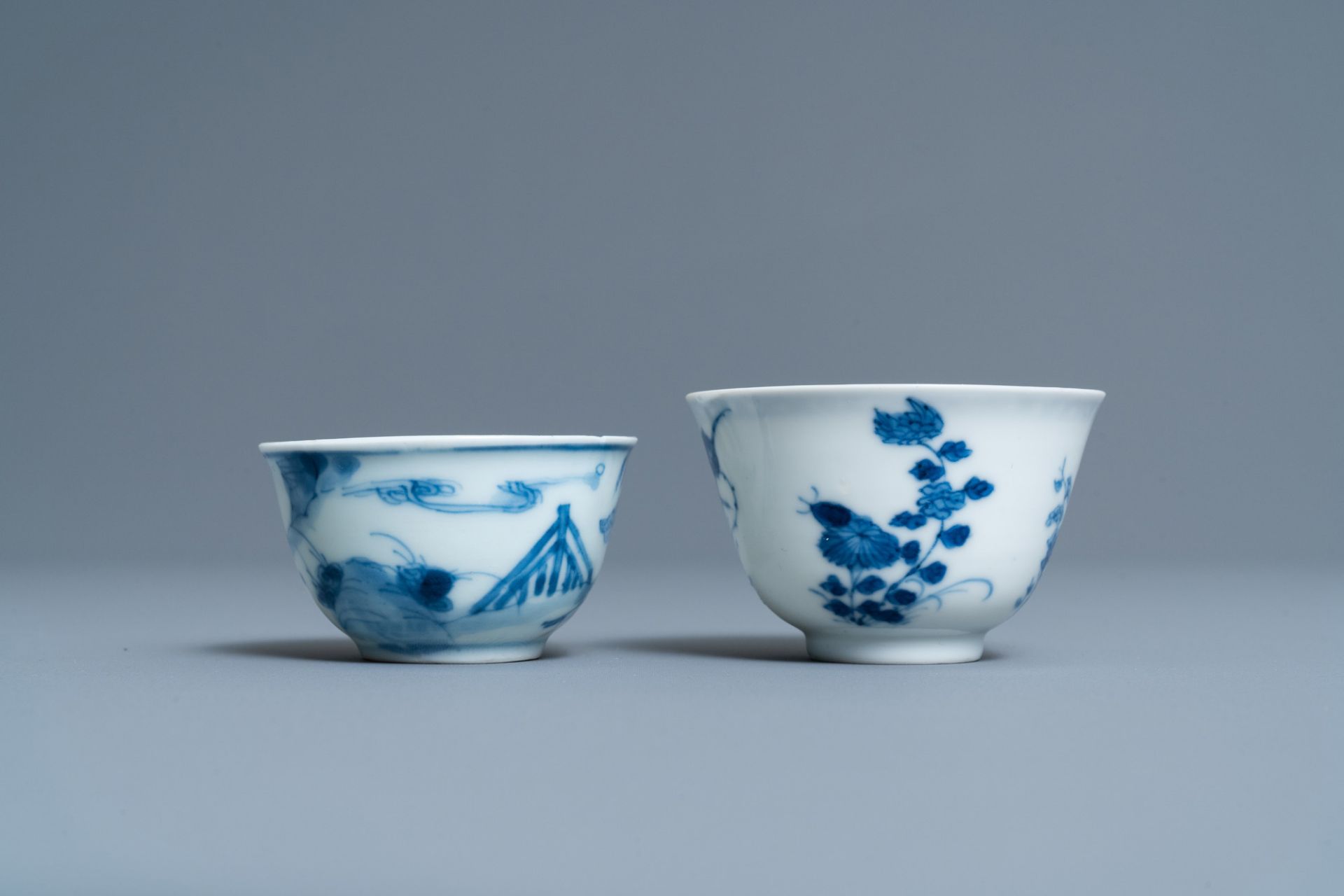 Two Chinese blue and white cups, a covered vase, a kendi and an Imari-style tea caddy, Wanli and Kan - Image 11 of 13