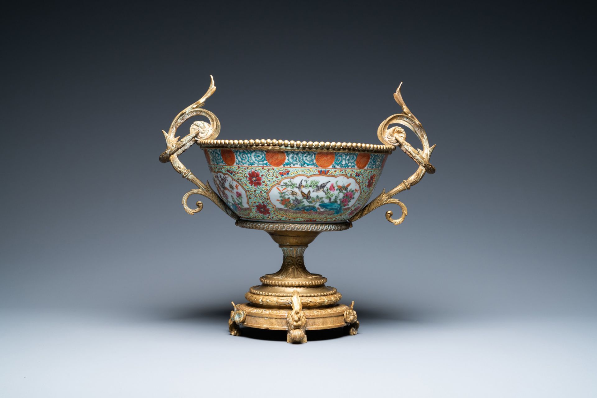 A Chinese gilt bronze-mounted famille rose bowl, 19th C. - Image 3 of 6