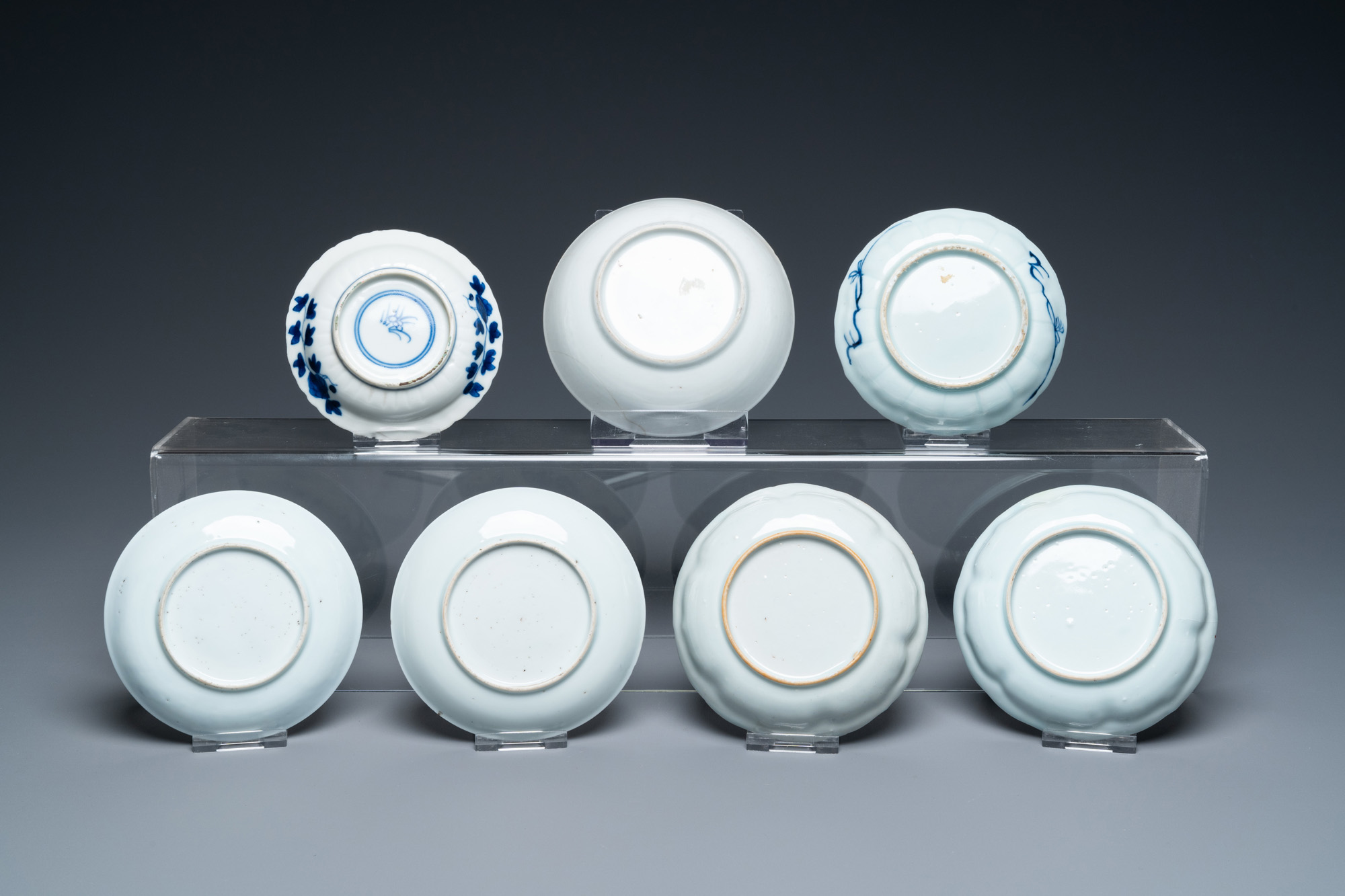 Twenty-two Chinese blue and white and famille rose cups and nineteen saucers, Kangxi and later - Image 3 of 19