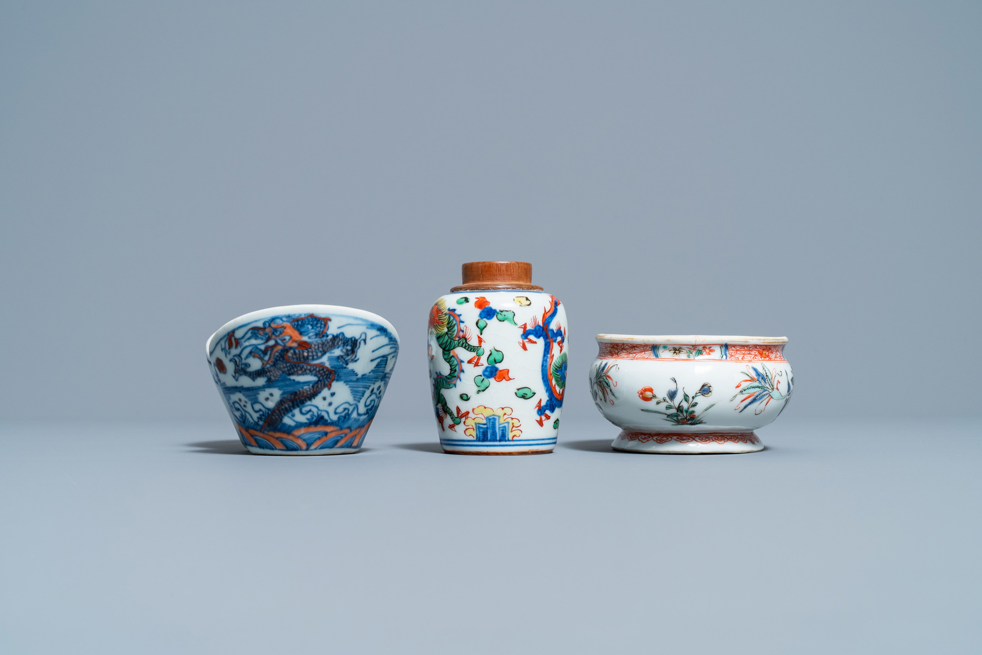 A Chinese doucai bowl, a famille verte spice box and a wucai tea caddy, Kangxi and later - Image 6 of 8