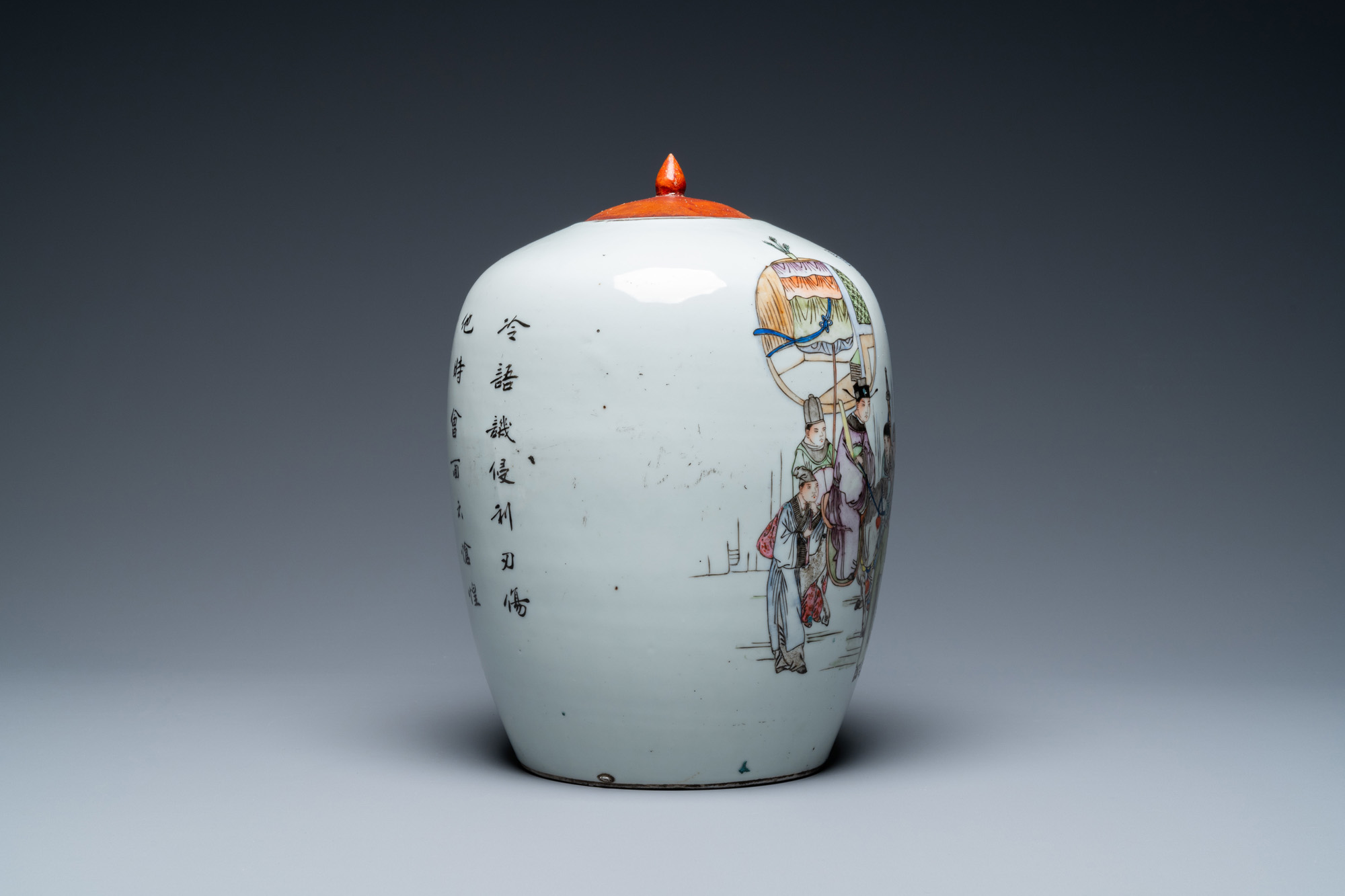 Six diverse Chinese vases and a soft paste seal paste box, 19/20th C. - Image 9 of 16
