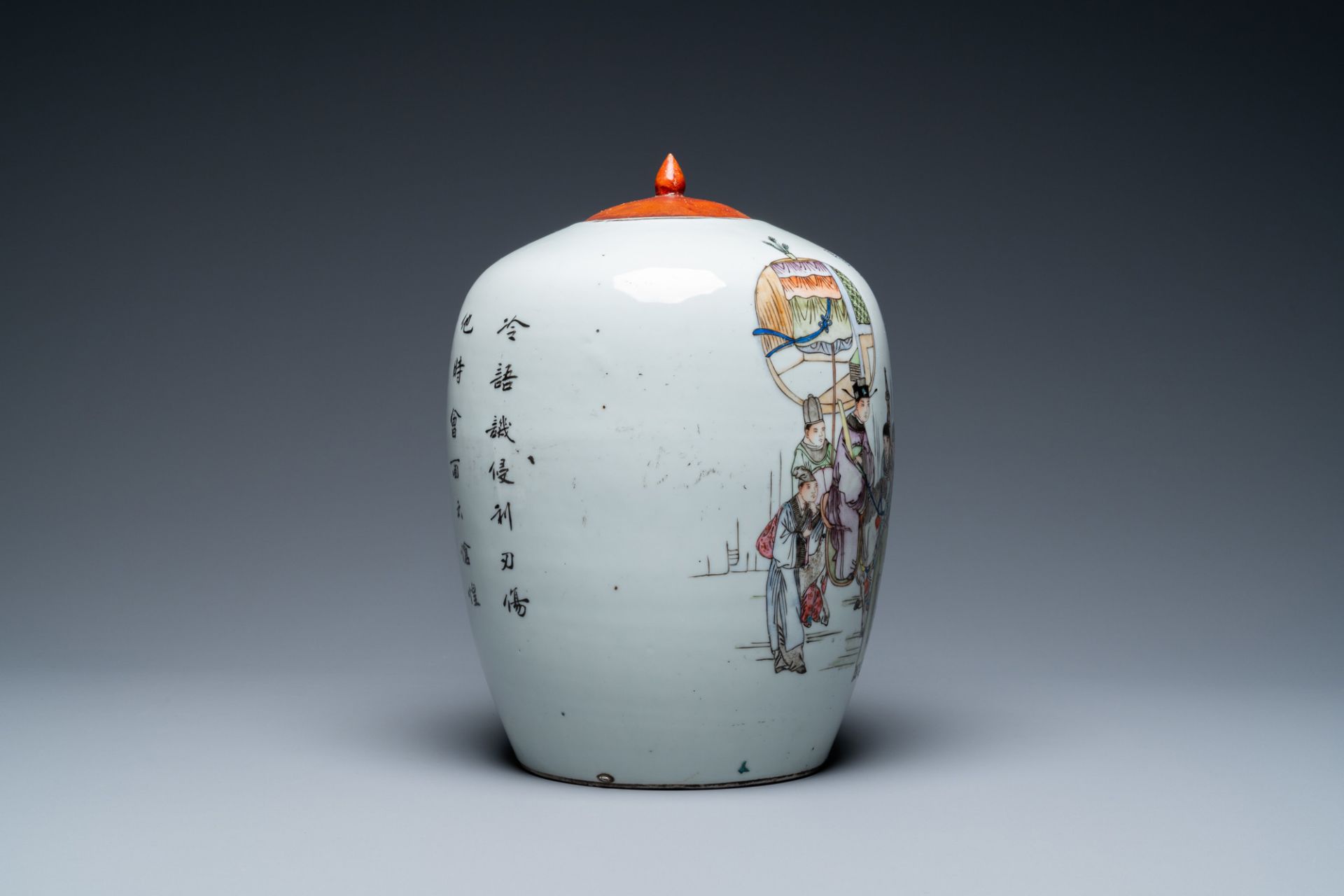 Six diverse Chinese vases and a soft paste seal paste box, 19/20th C. - Image 9 of 16