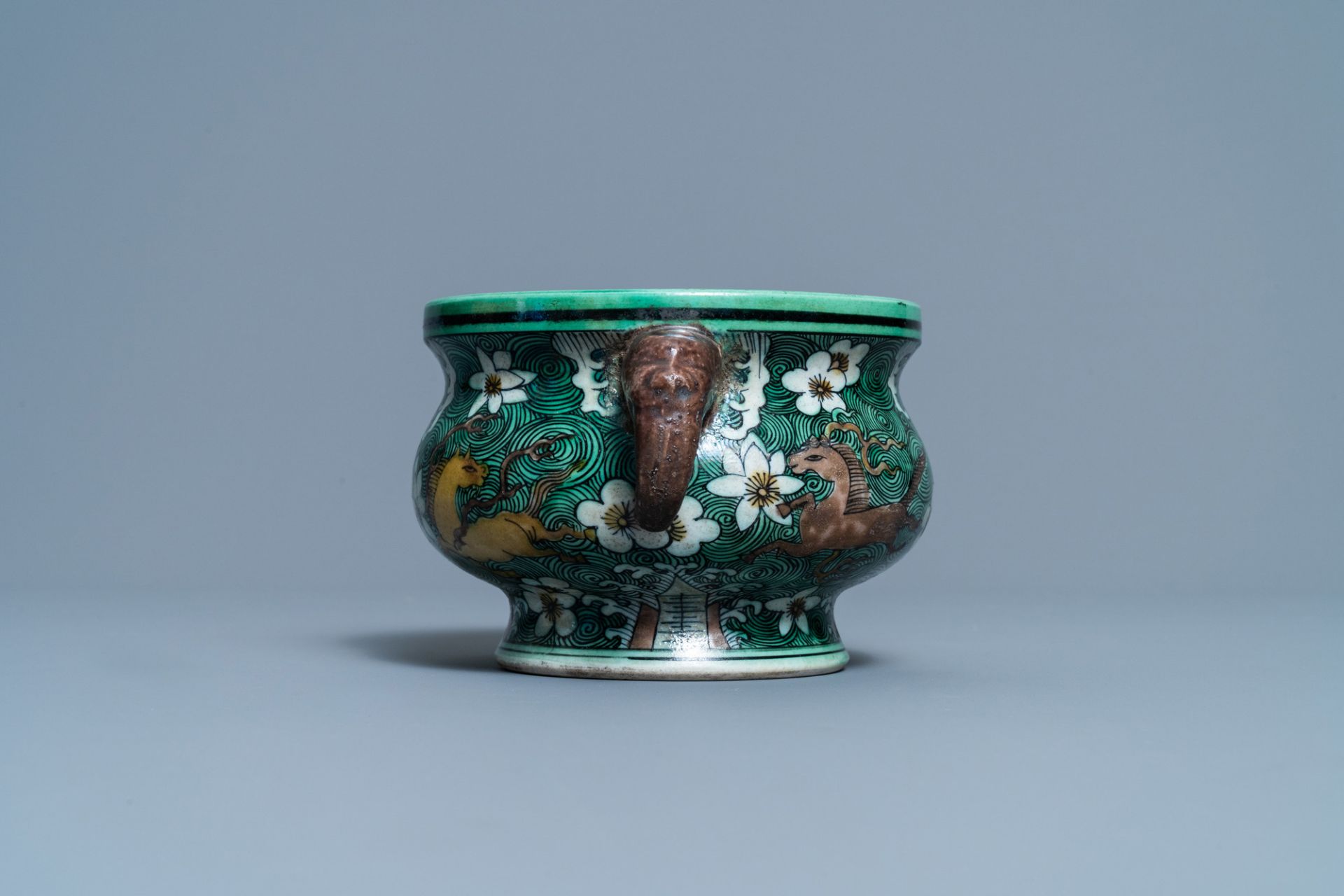 A Chinese verte biscuit 'flaming horses' censer, Jiajing mark, 18/19th C. - Image 5 of 7