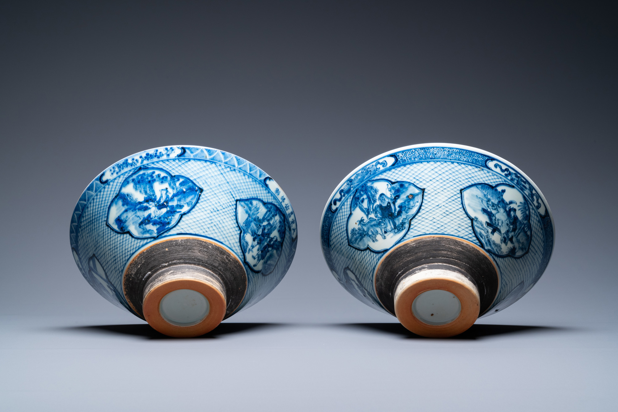 A pair of Chinese blue and white bowls and a famille verte vase, 19th C. - Image 13 of 13