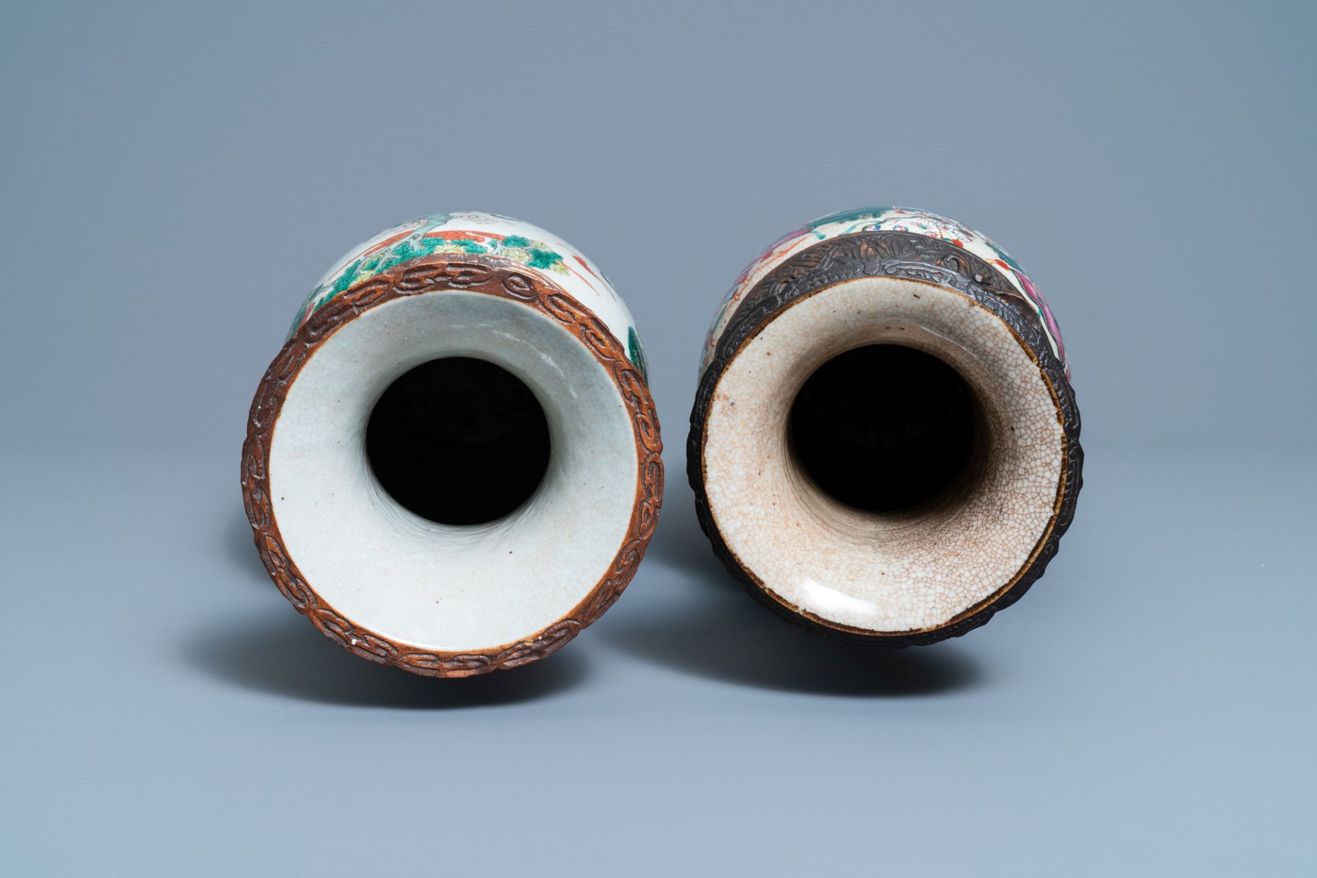 Two Chinese Nanking famille rose crackle-glazed vases, 19th C. - Image 5 of 6