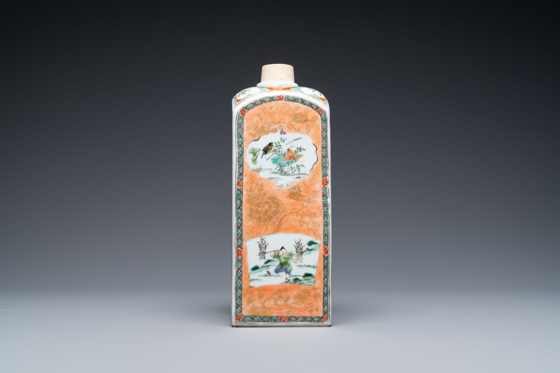 A Chinese square famille verte bottle, Kangxi - Image 5 of 7