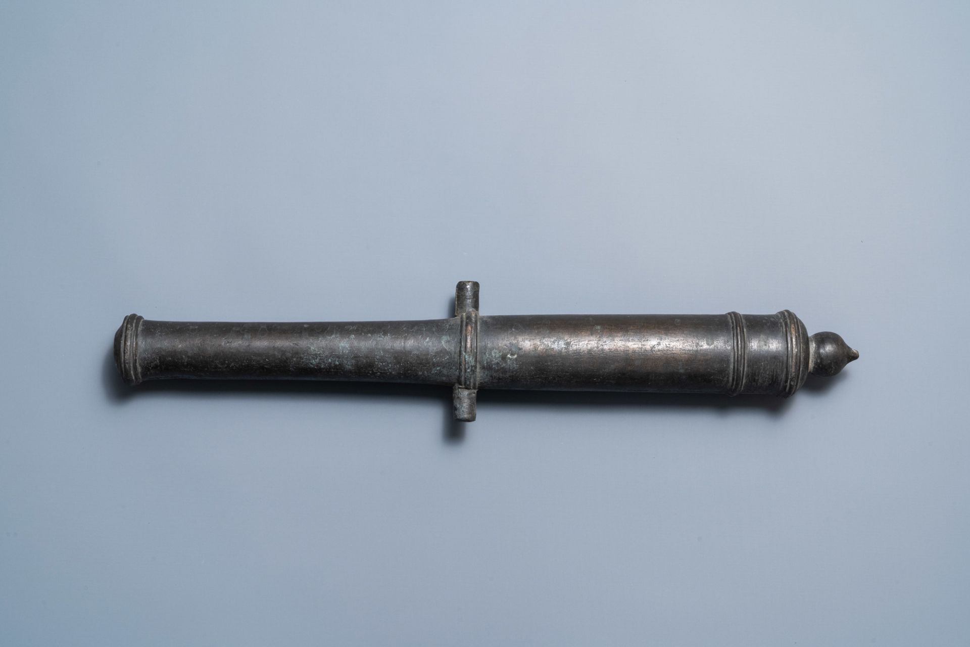 A Chinese inscribed bronze cannon, 19th C. - Image 6 of 7