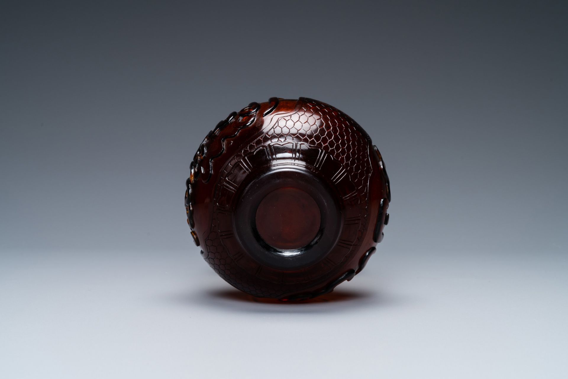 A Chinese Islamic market Beijing glass vase inscribed 'Allah' and 'Muhammad the Prophet', 18/19th C. - Image 10 of 10