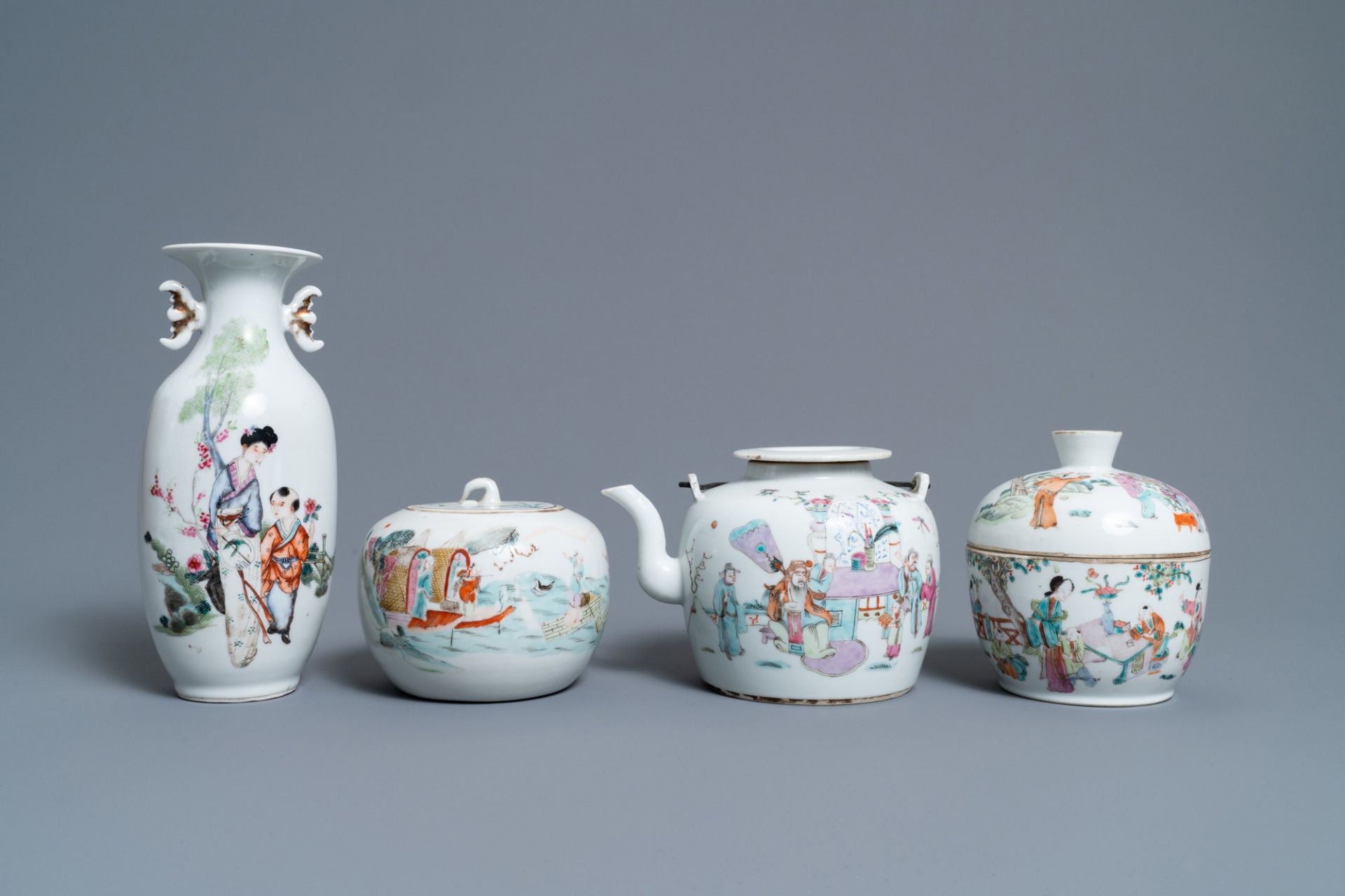 Five Chinese famille rose wares, 19/20th C. - Image 2 of 9