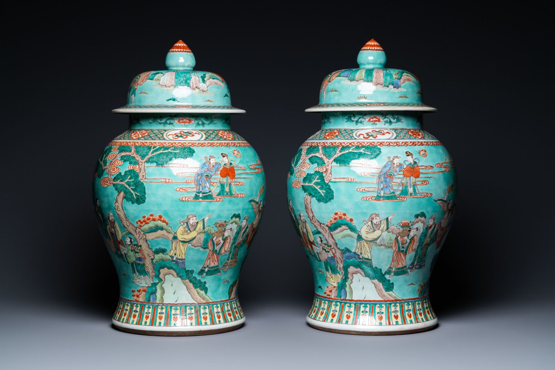 A pair of large Chinese turquoise-ground famille verte vases and covers, 19th C. - Image 3 of 6