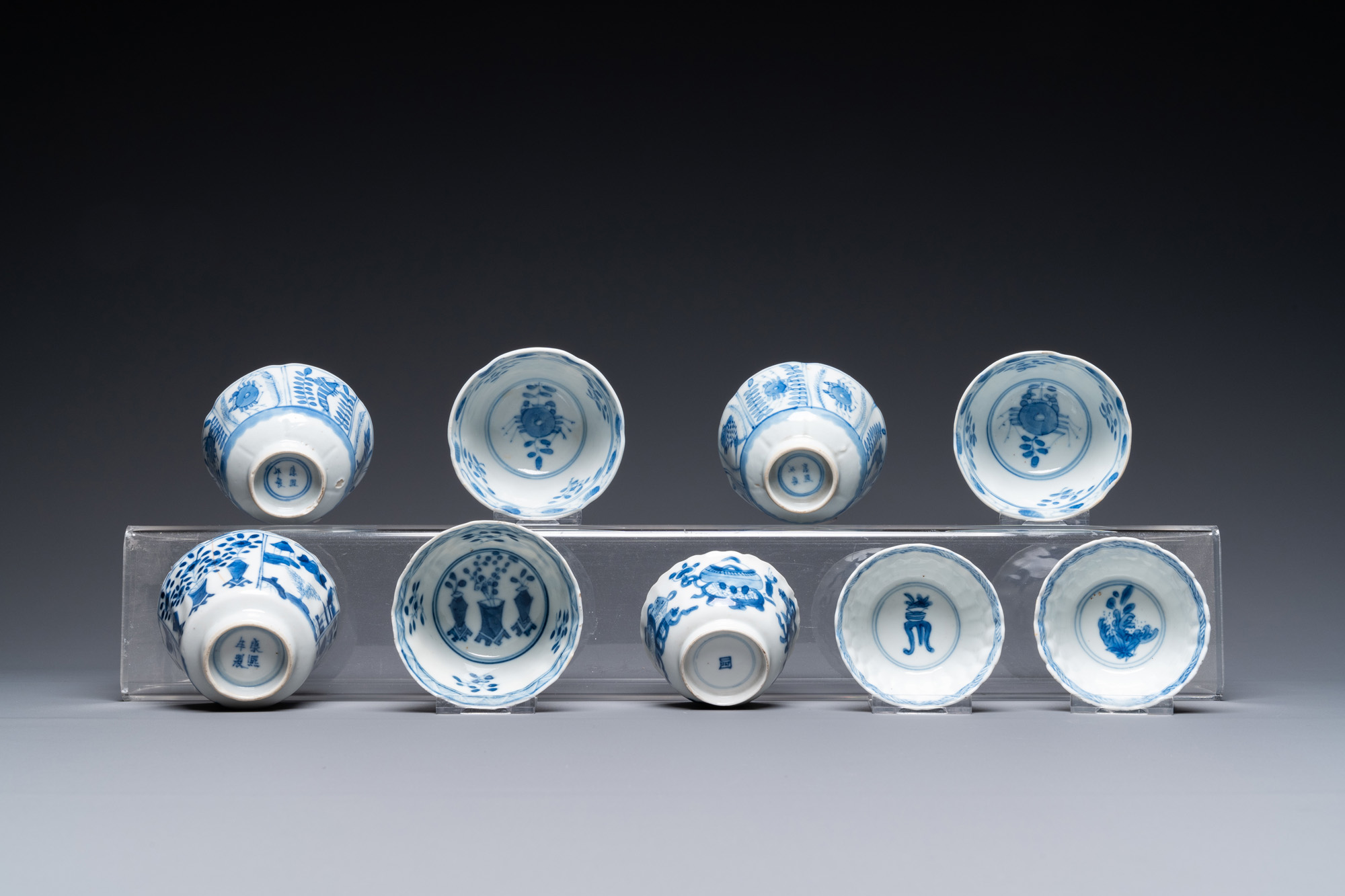 Twenty Chinese blue and white saucers and nineteen cups, Kangxi and later - Image 11 of 11