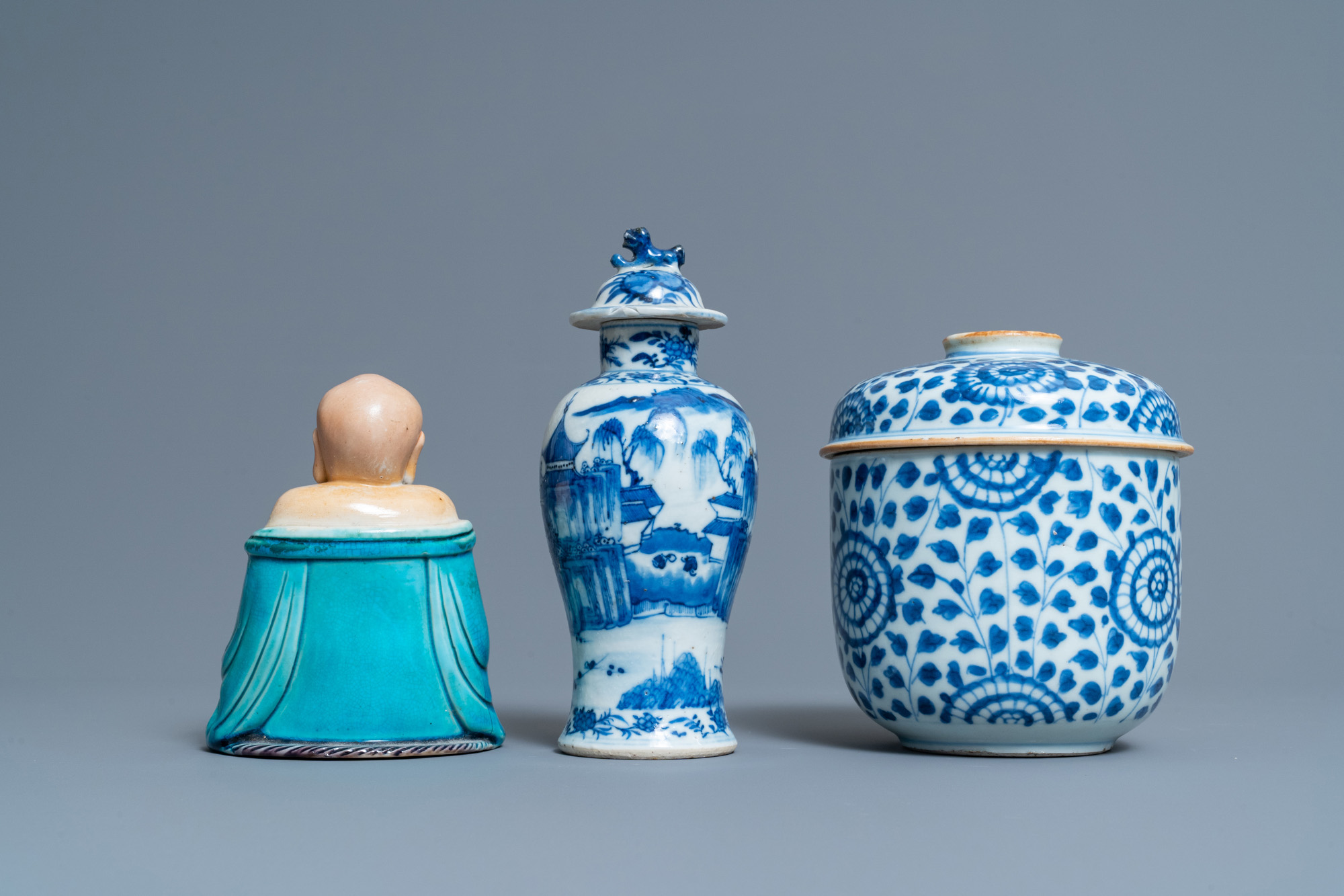 A varied collection of Chinese porcelain, Kangxi and later - Image 10 of 19