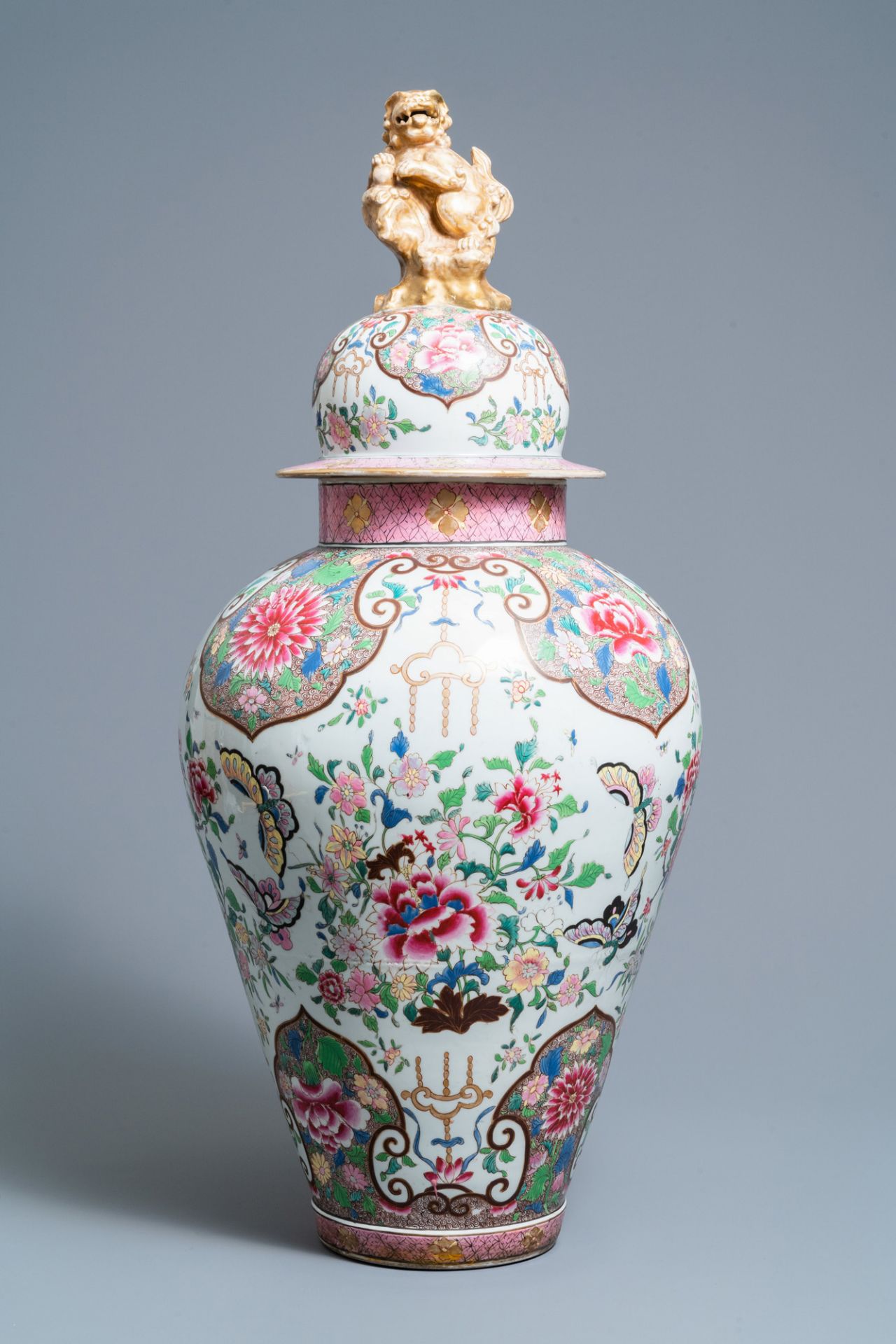 A large famille rose-style vase and cover, Samson, France, 19th C. - Image 2 of 20