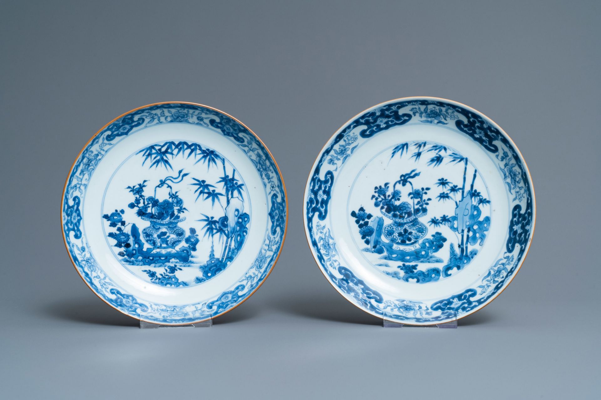 Eight Chinese blue and white dishes, a platter and three covered boxes, Yongzheng and later - Image 7 of 16