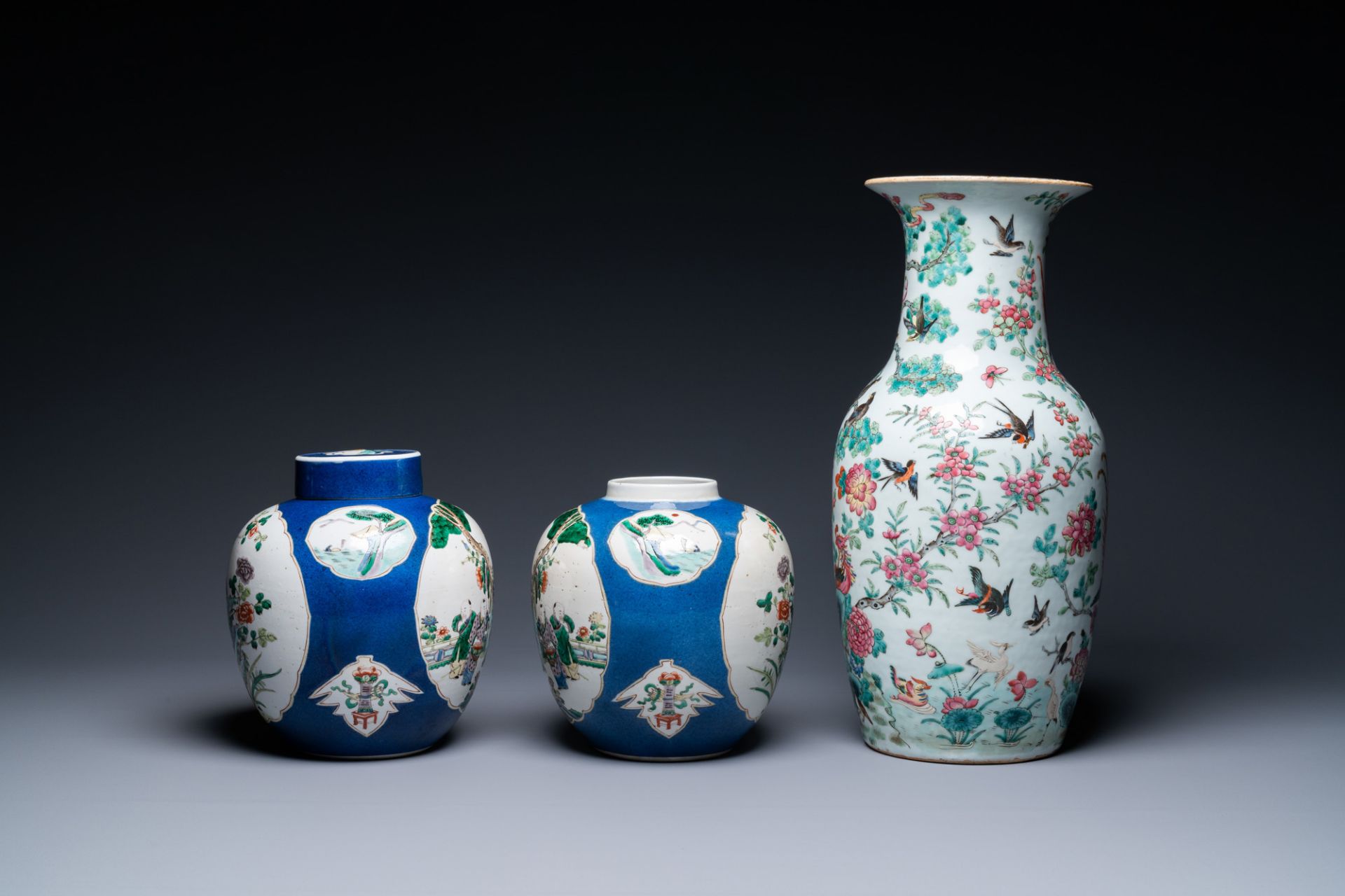 A Chinese famille rose vase and a pair of famille verte powder blue-ground jars, 19th C. - Image 5 of 7