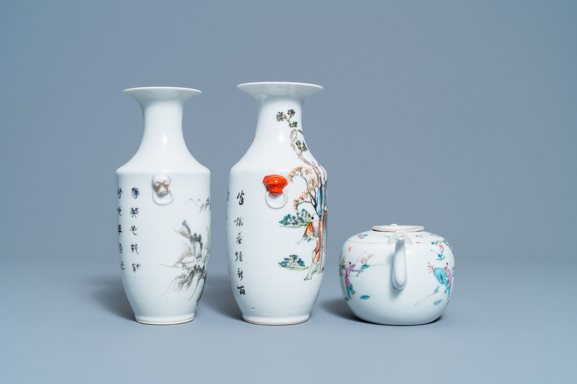 A varied collection of Chinese porcelain, 19/20th C. - Image 7 of 15