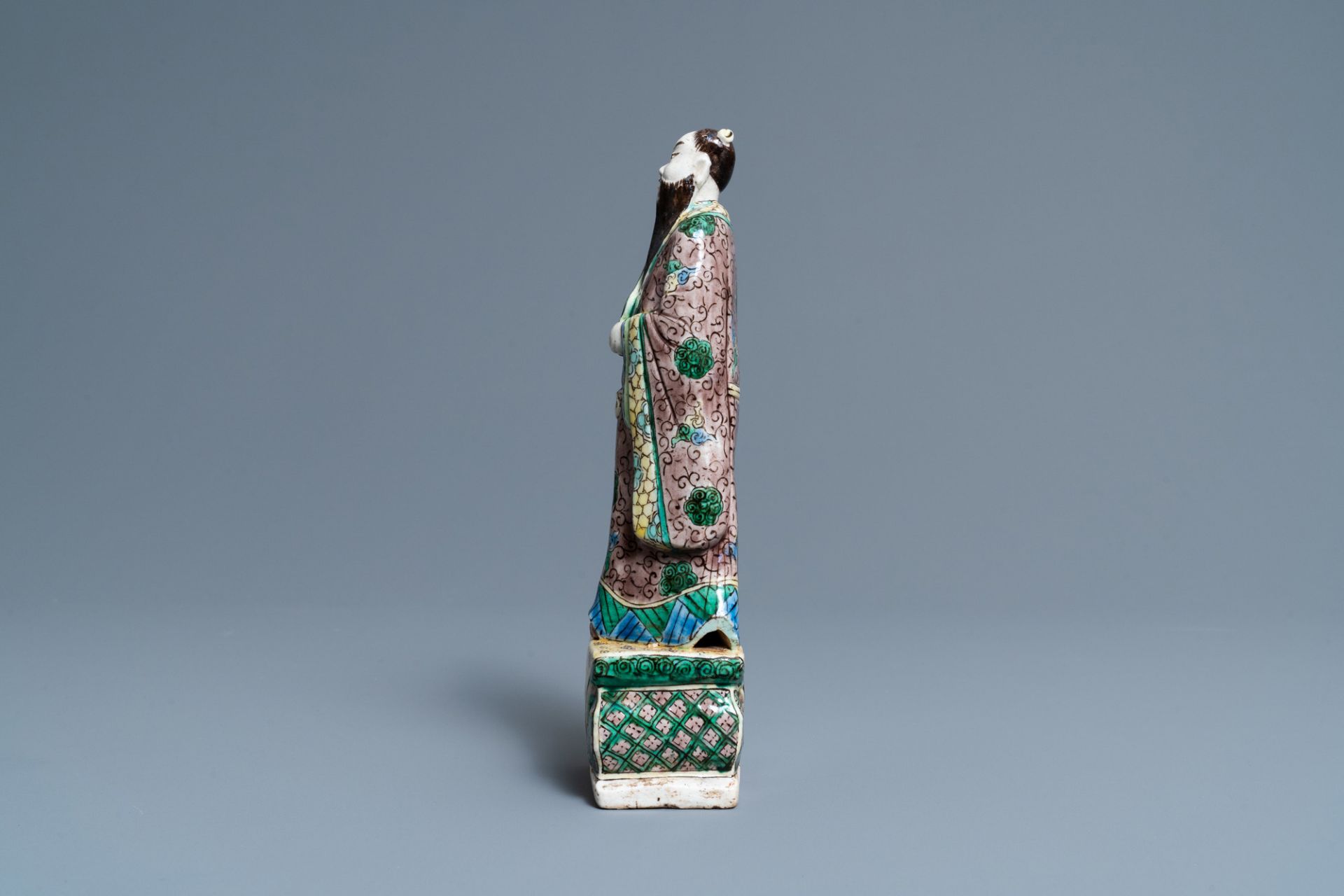 A Chinese verte biscuit figure of Zhongli Quan, Kangxi - Bild 5 aus 7