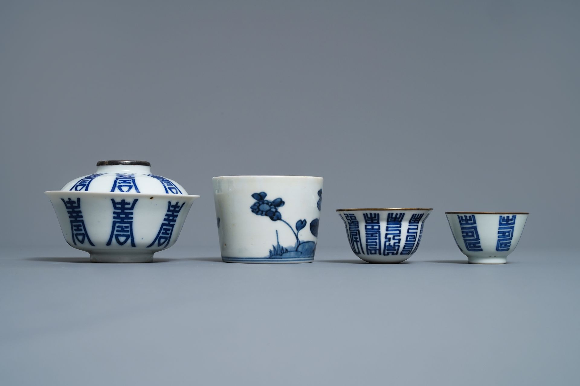 A varied collection of Chinese blue and white Vietnamese market 'Bleu de Hue' wares, 19th C. - Image 5 of 9