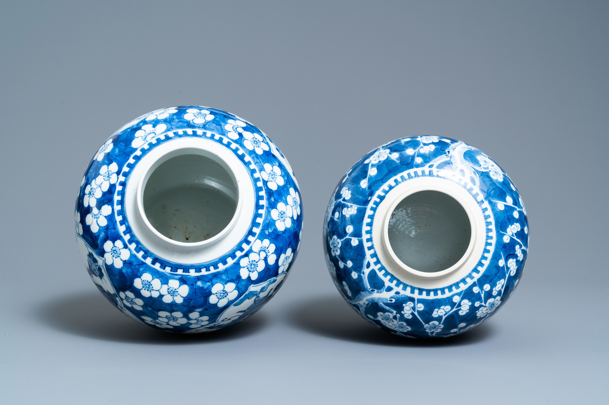 Four Chinese blue and white 'antiquities' jars and covers, 19th C. - Image 14 of 17