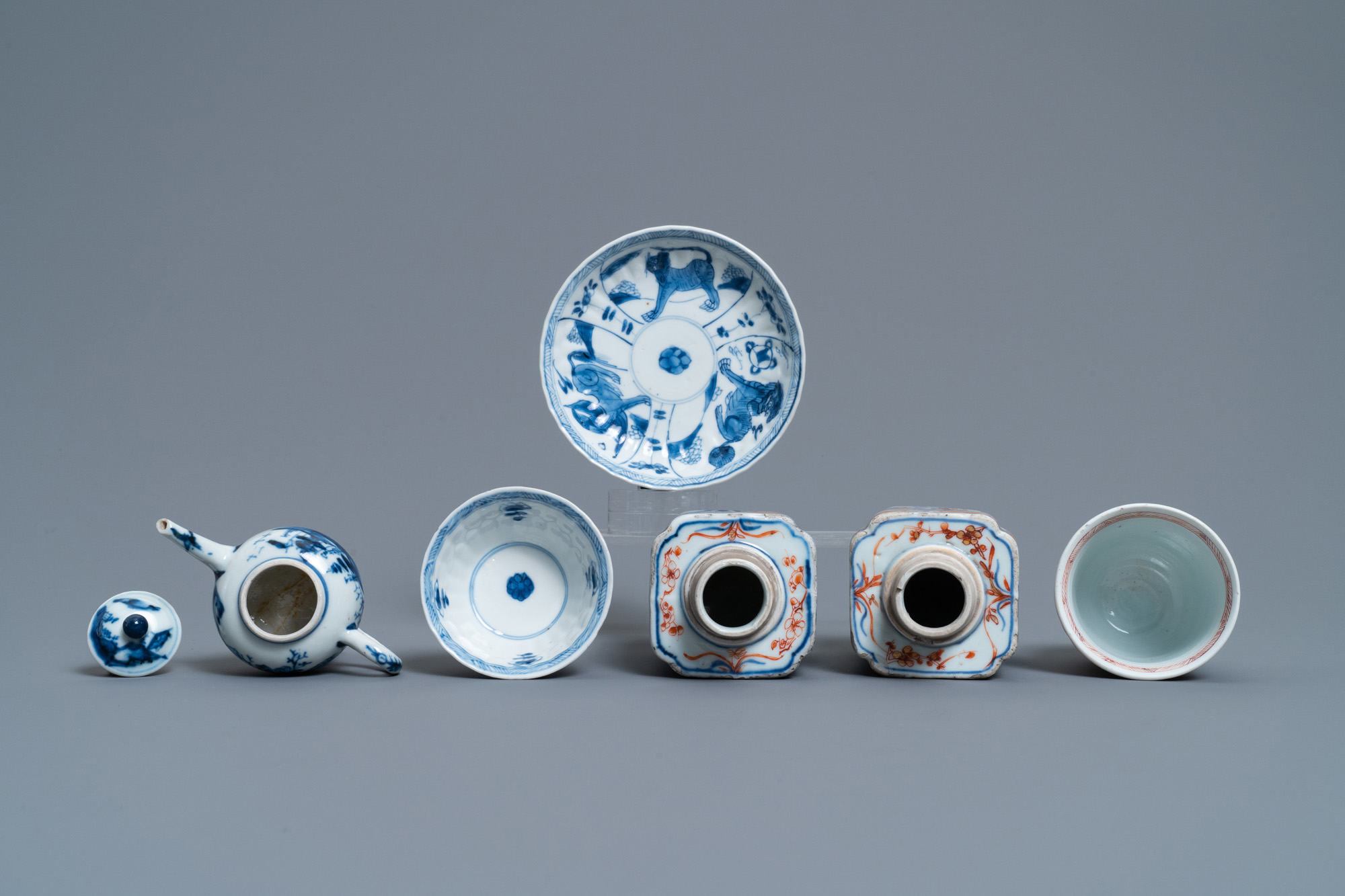 A collection of Chinese blue and white, famille rose, verte and Imari-style tea wares, Kangxi/Qianlo - Image 6 of 13