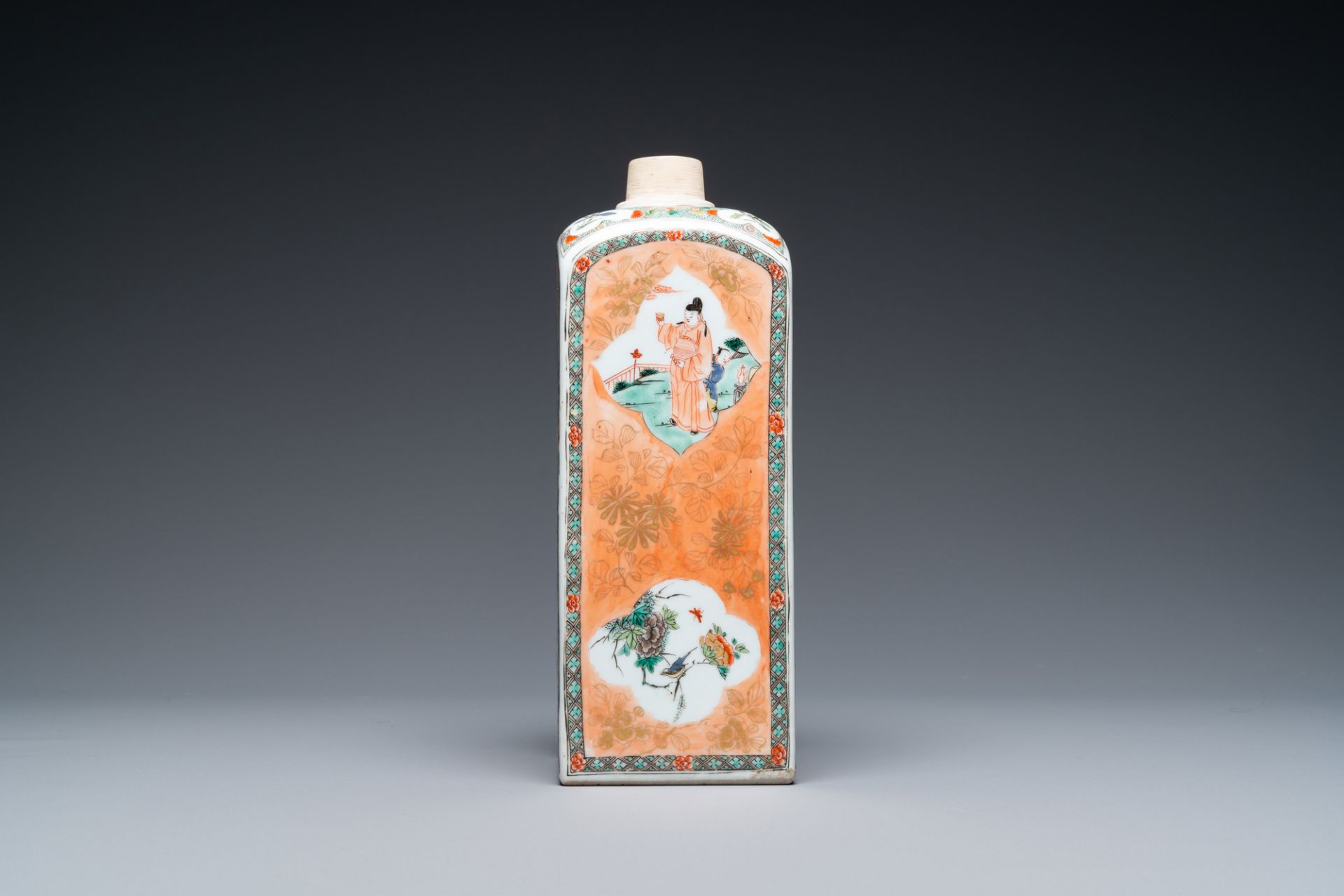 A Chinese square famille verte bottle, Kangxi - Image 4 of 7
