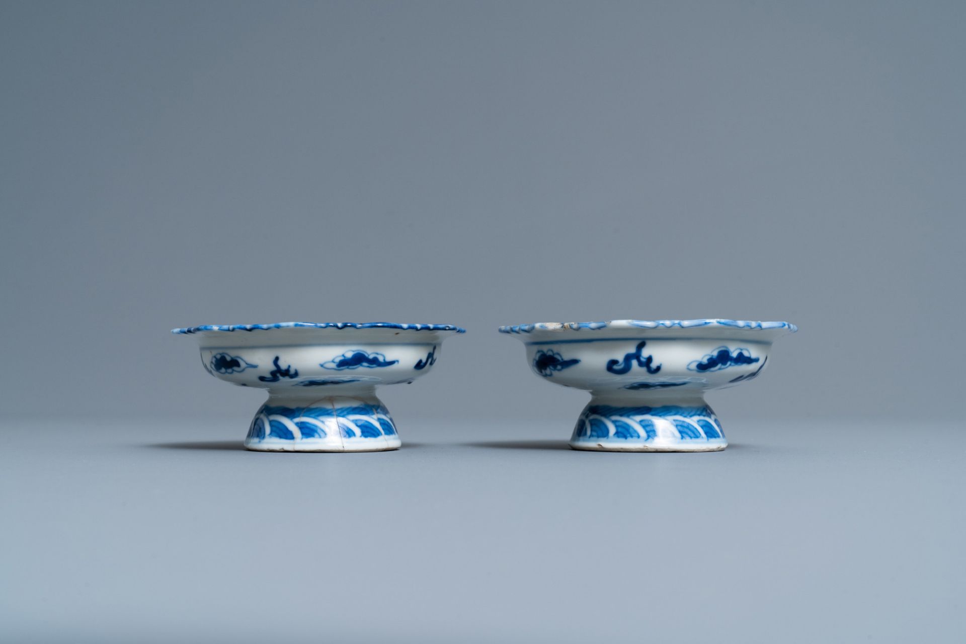 A varied collection of Chinese porcelain, 19th C. - Image 11 of 19