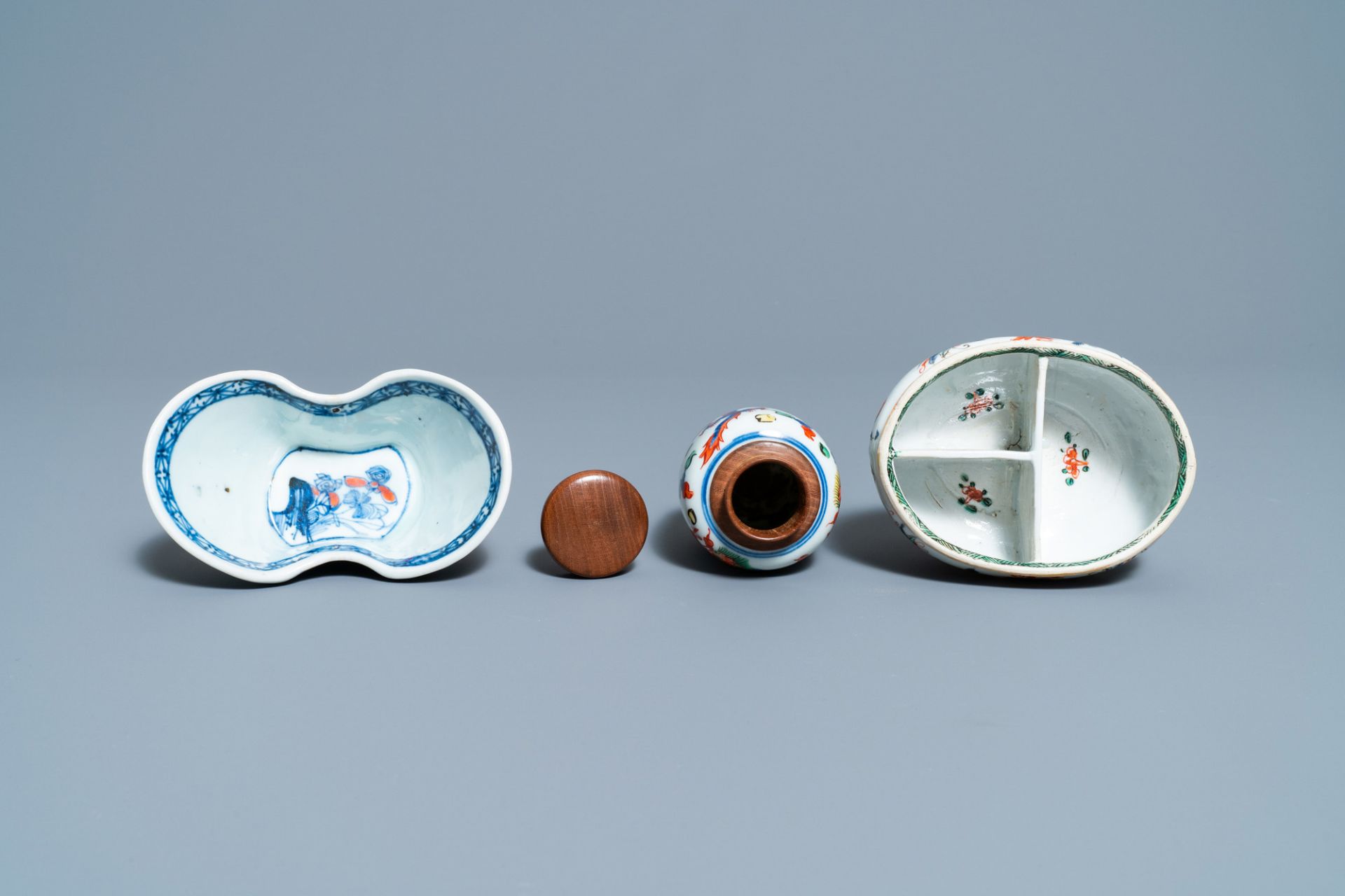 A Chinese doucai bowl, a famille verte spice box and a wucai tea caddy, Kangxi and later - Image 7 of 8