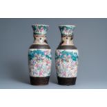 A pair ofÊ Chinese Nanking famille rose crackle-glazed vases, 19th C.