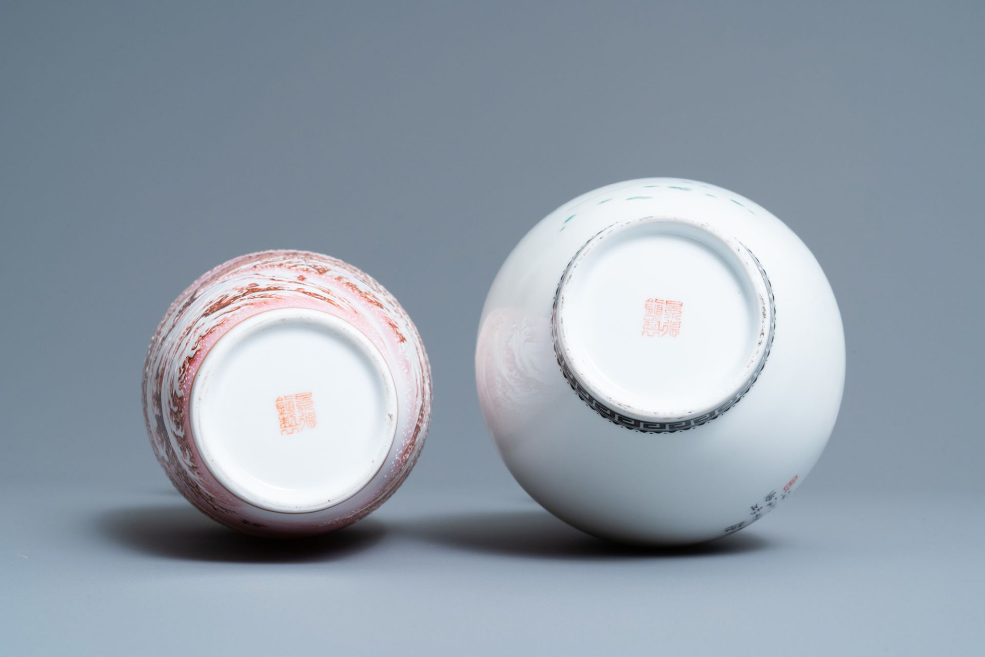 Two Chinese eggshell porcelain vases, seal marks, 20th C. - Image 6 of 6