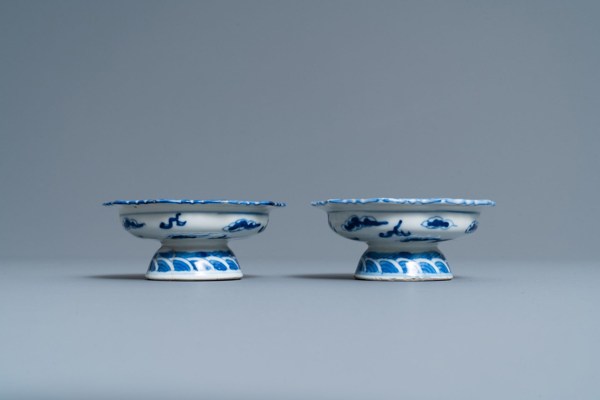 A varied collection of Chinese porcelain, 19th C. - Image 10 of 19